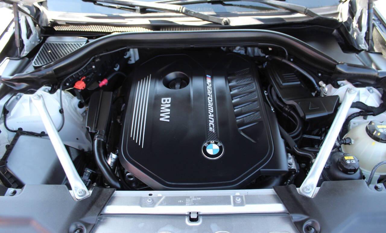 2018 White BMW X3 M40i (5UXTS3C51J0) with an 3.0L I6 Turbocharger 3.0L I6 engine, Automatic 8-Speed transmission, located at 4301 NW 39th , Oklahoma City, OK, 73112, (405) 949-5600, 35.512135, -97.598671 - NO DRIVERS LICENCE NO - FULL COVERAGE INSURANCE - NO CREDIT CHECK. COME ON OVER TO SUPERSPORTS AND TAKE A LOOK AND TEST DRIVE. PLEASE GIVE US A CALL AT (405) 949-5600. NO LICENCIA DE CONDUCIR - NO SEGURO DE COBERTURA TOTAL - NO VERIFICACION DE CREDITO. VISITENOS EN SUPERSPORTS, MIRE NUE - Photo#7