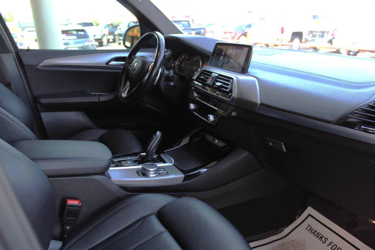 2018 White BMW X3 M40i (5UXTS3C51J0) with an 3.0L I6 Turbocharger 3.0L I6 engine, Automatic 8-Speed transmission, located at 4301 NW 39th , Oklahoma City, OK, 73112, (405) 949-5600, 35.512135, -97.598671 - NO DRIVERS LICENCE NO - FULL COVERAGE INSURANCE - NO CREDIT CHECK. COME ON OVER TO SUPERSPORTS AND TAKE A LOOK AND TEST DRIVE. PLEASE GIVE US A CALL AT (405) 949-5600. NO LICENCIA DE CONDUCIR - NO SEGURO DE COBERTURA TOTAL - NO VERIFICACION DE CREDITO. VISITENOS EN SUPERSPORTS, MIRE NUE - Photo#8