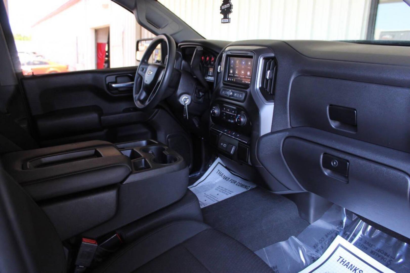 2021 Blue Chevrolet Silverado 1500 Custom Crew Cab Short Box 2WD (3GCPWBEH7MG) with an 4.3L V6 engine, 6A transmission, located at 4301 NW 39th , Oklahoma City, OK, 73112, (405) 949-5600, 35.512135, -97.598671 - NO DRIVERS LICENCE NO - FULL COVERAGE INSURANCE - NO CREDIT CHECK. COME ON OVER TO SUPERSPORTS AND TAKE A LOOK AND TEST DRIVE. PLEASE GIVE US A CALL AT (405) 949-5600. NO LICENCIA DE CONDUCIR - NO SEGURO DE COBERTURA TOTAL - NO VERIFICACION DE CREDITO. VISITENOS EN SUPERSPORTS, MIRE N - Photo#9