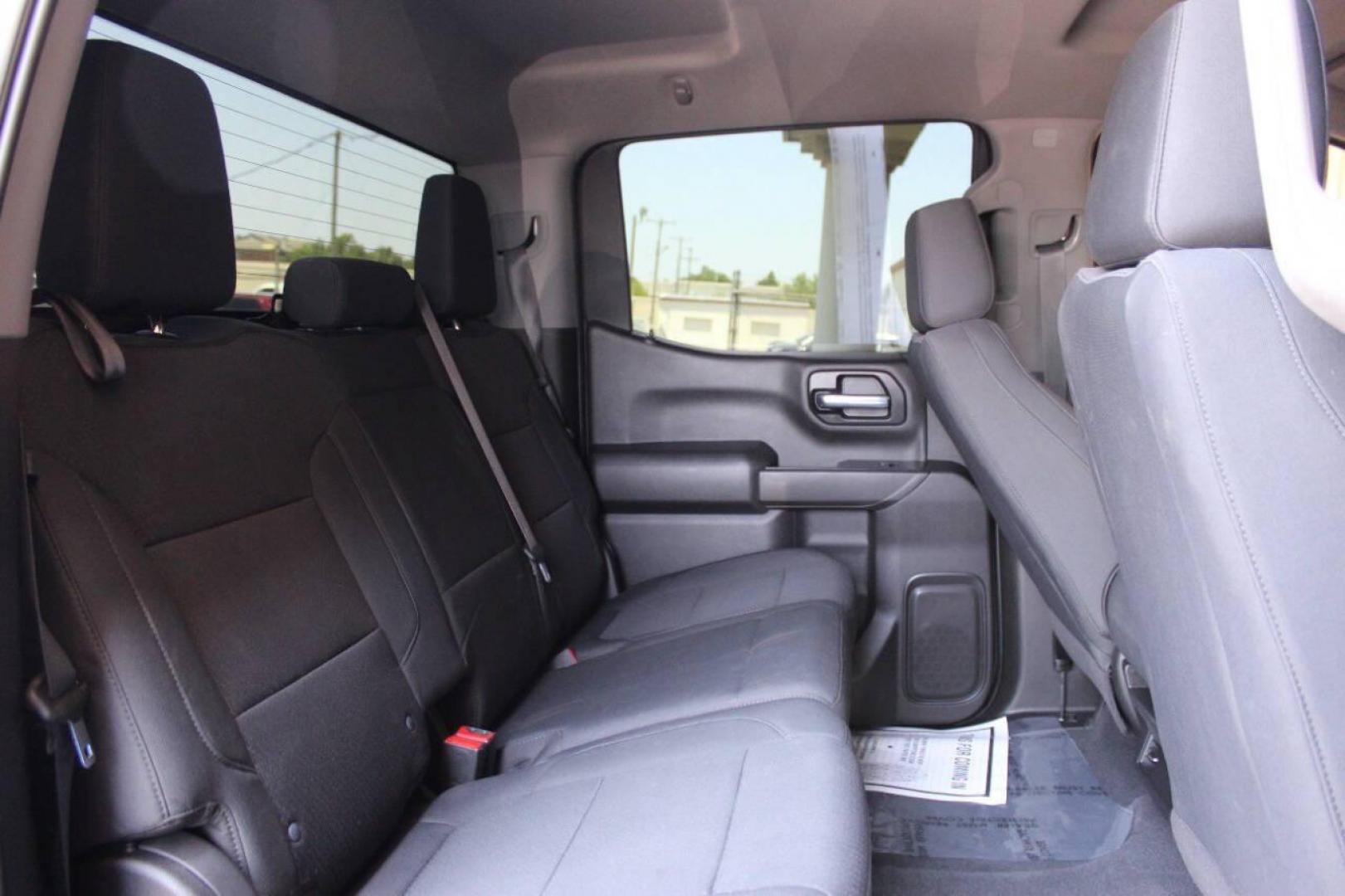 2021 Blue Chevrolet Silverado 1500 Custom Crew Cab Short Box 2WD (3GCPWBEH7MG) with an 4.3L V6 engine, 6A transmission, located at 4301 NW 39th , Oklahoma City, OK, 73112, (405) 949-5600, 35.512135, -97.598671 - NO DRIVERS LICENCE NO - FULL COVERAGE INSURANCE - NO CREDIT CHECK. COME ON OVER TO SUPERSPORTS AND TAKE A LOOK AND TEST DRIVE. PLEASE GIVE US A CALL AT (405) 949-5600. NO LICENCIA DE CONDUCIR - NO SEGURO DE COBERTURA TOTAL - NO VERIFICACION DE CREDITO. VISITENOS EN SUPERSPORTS, MIRE N - Photo#11