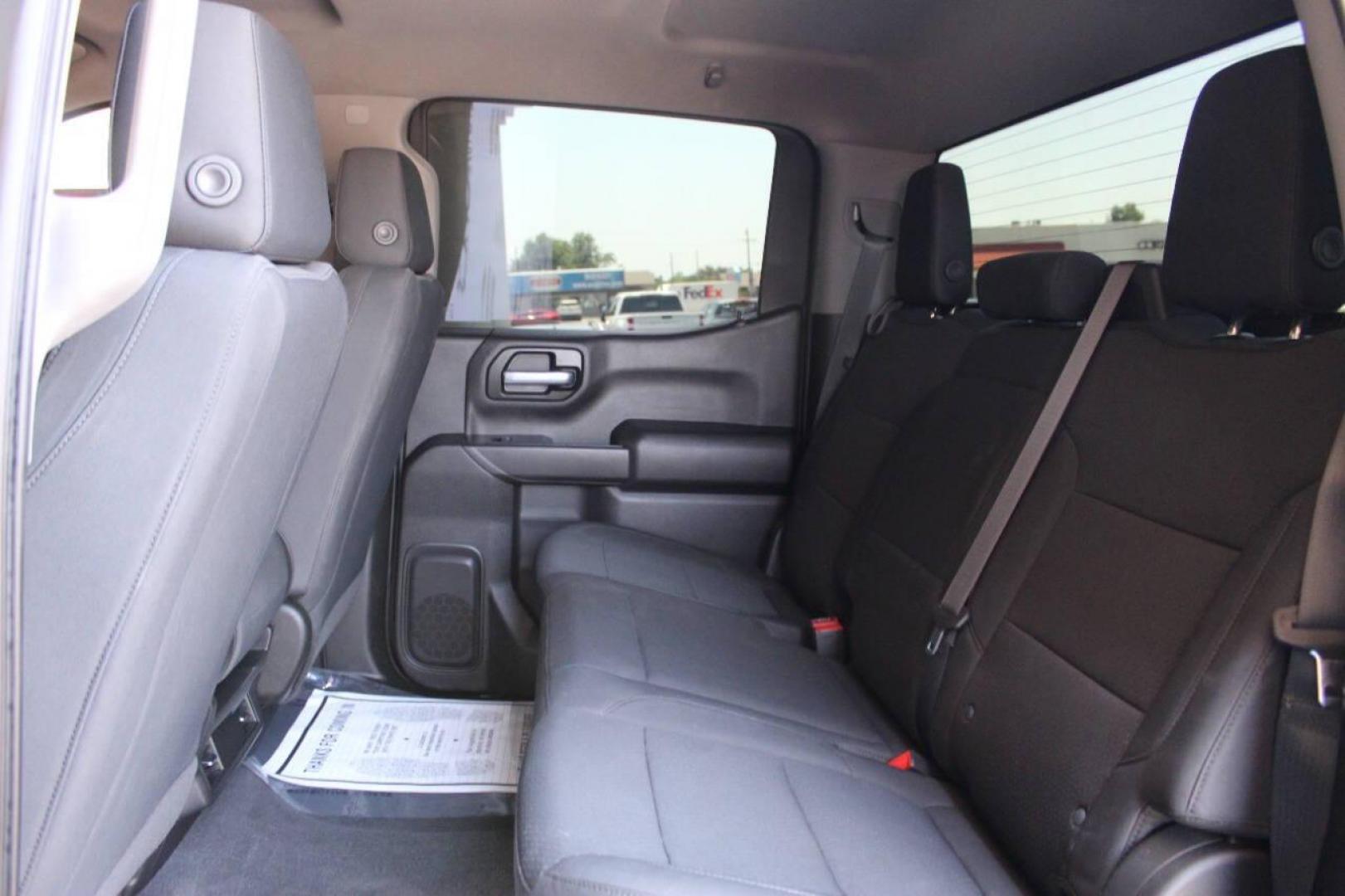2021 Blue Chevrolet Silverado 1500 Custom Crew Cab Short Box 2WD (3GCPWBEH7MG) with an 4.3L V6 engine, 6A transmission, located at 4301 NW 39th , Oklahoma City, OK, 73112, (405) 949-5600, 35.512135, -97.598671 - NO DRIVERS LICENCE NO - FULL COVERAGE INSURANCE - NO CREDIT CHECK. COME ON OVER TO SUPERSPORTS AND TAKE A LOOK AND TEST DRIVE. PLEASE GIVE US A CALL AT (405) 949-5600. NO LICENCIA DE CONDUCIR - NO SEGURO DE COBERTURA TOTAL - NO VERIFICACION DE CREDITO. VISITENOS EN SUPERSPORTS, MIRE N - Photo#13