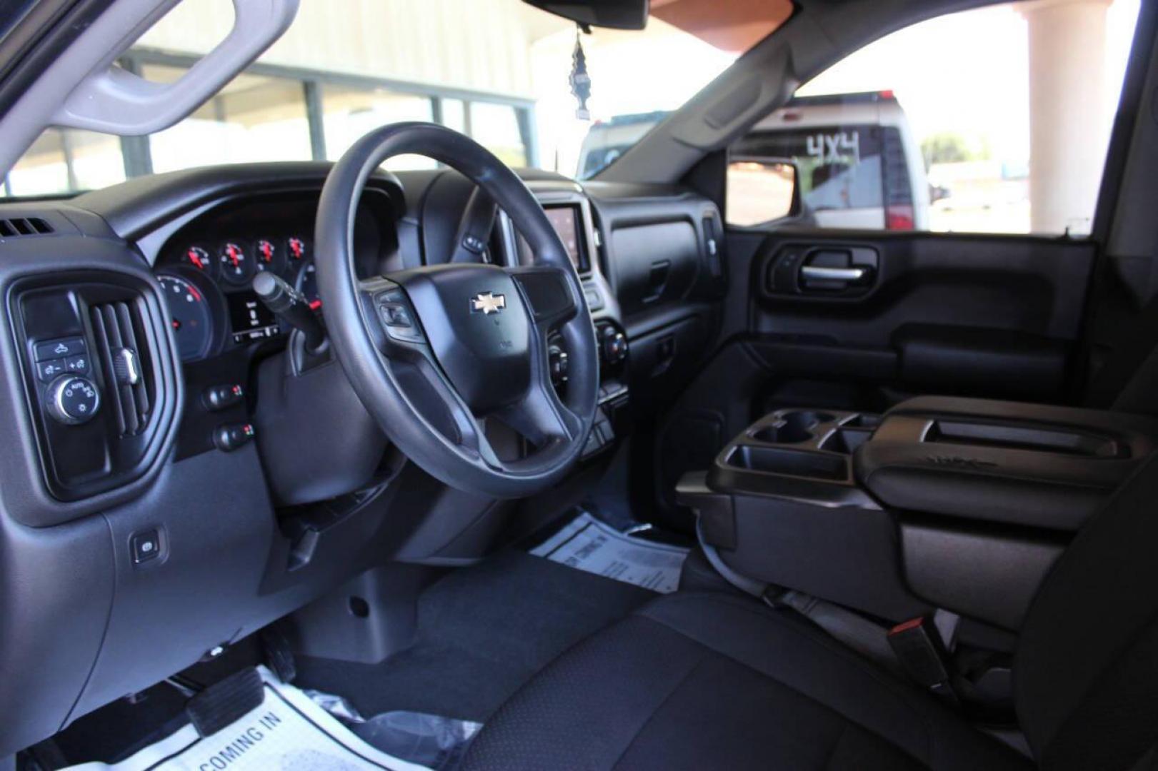 2021 Blue Chevrolet Silverado 1500 Custom Crew Cab Short Box 2WD (3GCPWBEH7MG) with an 4.3L V6 engine, 6A transmission, located at 4301 NW 39th , Oklahoma City, OK, 73112, (405) 949-5600, 35.512135, -97.598671 - NO DRIVERS LICENCE NO - FULL COVERAGE INSURANCE - NO CREDIT CHECK. COME ON OVER TO SUPERSPORTS AND TAKE A LOOK AND TEST DRIVE. PLEASE GIVE US A CALL AT (405) 949-5600. NO LICENCIA DE CONDUCIR - NO SEGURO DE COBERTURA TOTAL - NO VERIFICACION DE CREDITO. VISITENOS EN SUPERSPORTS, MIRE N - Photo#15
