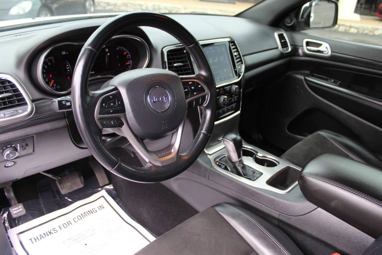 2021 White Jeep Grand Cherokee Laredo E 4WD (1C4RJFAG1MC) with an 3.6L V6 3.6L V6 engine, Automatic 8-Speed transmission, located at 4301 NW 39th , Oklahoma City, OK, 73112, (405) 949-5600, 35.512135, -97.598671 - NO DRIVERS LICENCE -NO FULL COVERAGE INSURANCE - NO CREDIT CHECK. COME ON OVER TO SUPERSPORTS, TAKE A LOOK AND TEST DRIVE. PLEASE GIVE US A CALL AT (405) 949-5600. NO LICENCIA DE CONDUCIR - NO SEGURO DE COBERTURA TOTAL - NO VERIFICACION DE CREDITO. VISITENOS EN SUPERSPORTS, MIRE NUESTRO - Photo#16