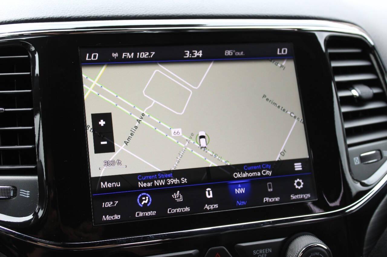 2021 White Jeep Grand Cherokee Laredo E 4WD (1C4RJFAG1MC) with an 3.6L V6 3.6L V6 engine, Automatic 8-Speed transmission, located at 4301 NW 39th , Oklahoma City, OK, 73112, (405) 949-5600, 35.512135, -97.598671 - NO DRIVERS LICENCE -NO FULL COVERAGE INSURANCE - NO CREDIT CHECK. COME ON OVER TO SUPERSPORTS, TAKE A LOOK AND TEST DRIVE. PLEASE GIVE US A CALL AT (405) 949-5600. NO LICENCIA DE CONDUCIR - NO SEGURO DE COBERTURA TOTAL - NO VERIFICACION DE CREDITO. VISITENOS EN SUPERSPORTS, MIRE NUESTRO - Photo#20