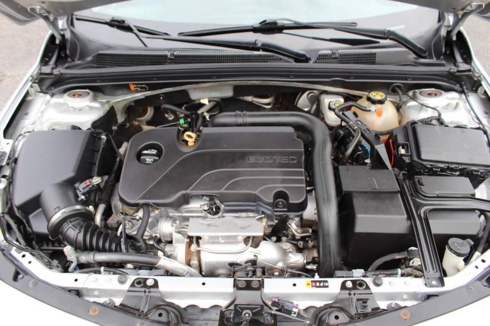 2018 Silver Chevrolet Malibu LS (1G1ZB5ST6JF) with an 1.5L L4 DOHC 16V engine, 6A transmission, located at 4301 NW 39th , Oklahoma City, OK, 73112, (405) 949-5600, 35.512135, -97.598671 - NO DRIVERS LICENCE -NO FULL COVERAGE INSURANCE - NO CREDIT CHECK. COME ON OVER TO SUPERSPORTS, TAKE A LOOK AND TEST DRIVE. PLEASE GIVE US A CALL AT (405) 949-5600. NO LICENCIA DE CONDUCIR - NO SEGURO DE COBERTURA TOTAL - NO VERIFICACION DE CREDITO. VISITENOS EN SUPERSPORTS, MIRE NUESTRO - Photo#8