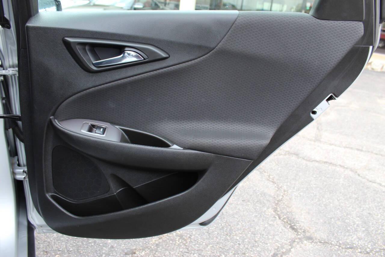 2018 Silver Chevrolet Malibu LS (1G1ZB5ST6JF) with an 1.5L L4 DOHC 16V engine, 6A transmission, located at 4301 NW 39th , Oklahoma City, OK, 73112, (405) 949-5600, 35.512135, -97.598671 - NO DRIVERS LICENCE -NO FULL COVERAGE INSURANCE - NO CREDIT CHECK. COME ON OVER TO SUPERSPORTS, TAKE A LOOK AND TEST DRIVE. PLEASE GIVE US A CALL AT (405) 949-5600. NO LICENCIA DE CONDUCIR - NO SEGURO DE COBERTURA TOTAL - NO VERIFICACION DE CREDITO. VISITENOS EN SUPERSPORTS, MIRE NUESTRO - Photo#11