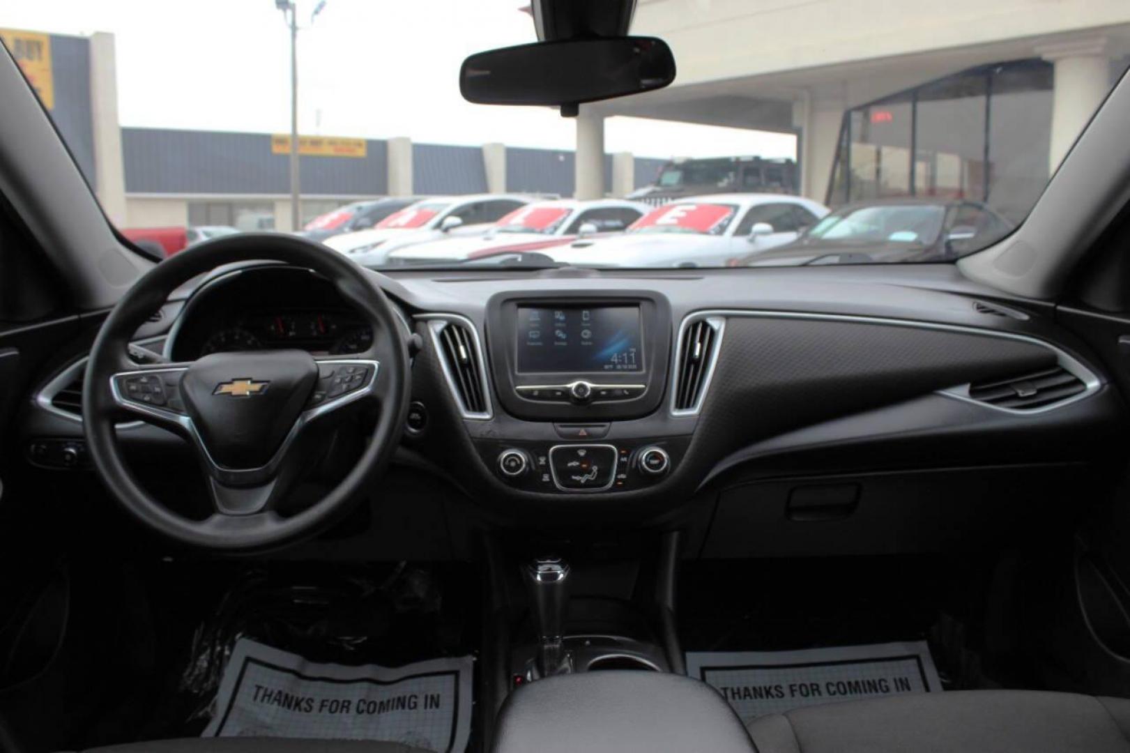 2018 Silver Chevrolet Malibu LS (1G1ZB5ST6JF) with an 1.5L L4 DOHC 16V engine, 6A transmission, located at 4301 NW 39th , Oklahoma City, OK, 73112, (405) 949-5600, 35.512135, -97.598671 - NO DRIVERS LICENCE -NO FULL COVERAGE INSURANCE - NO CREDIT CHECK. COME ON OVER TO SUPERSPORTS, TAKE A LOOK AND TEST DRIVE. PLEASE GIVE US A CALL AT (405) 949-5600. NO LICENCIA DE CONDUCIR - NO SEGURO DE COBERTURA TOTAL - NO VERIFICACION DE CREDITO. VISITENOS EN SUPERSPORTS, MIRE NUESTRO - Photo#19