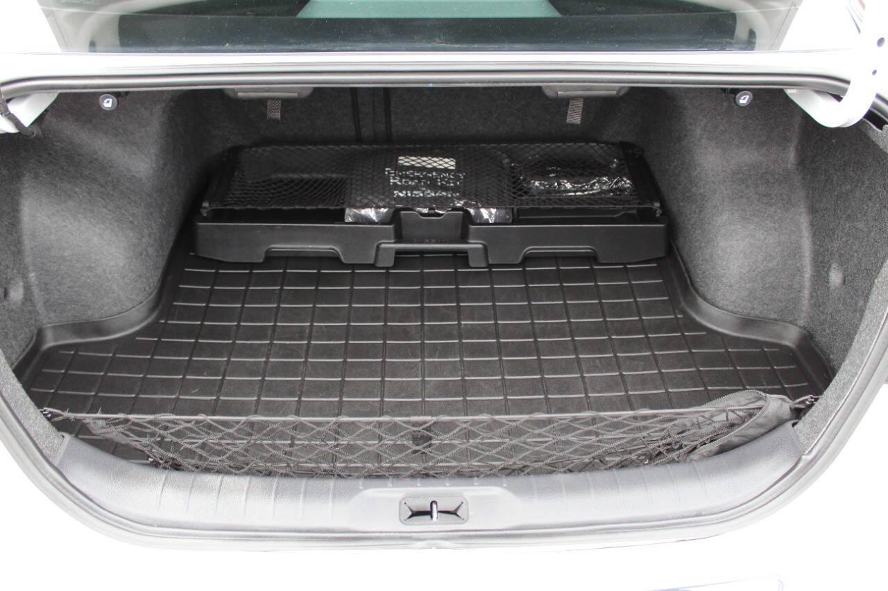 2020 White Nissan Altima 2.5 SR (1N4BL4CV8LC) with an 2.5L L4 DOHC 16V engine, CVT transmission, located at 4301 NW 39th , Oklahoma City, OK, 73112, (405) 949-5600, 35.512135, -97.598671 - NO DRIVERS LICENCE -NO FULL COVERAGE INSURANCE - NO CREDIT CHECK. COME ON OVER TO SUPERSPORTS, TAKE A LOOK AND TEST DRIVE. PLEASE GIVE US A CALL AT (405) 949-5600. NO LICENCIA DE CONDUCIR - NO SEGURO DE COBERTURA TOTAL - NO VERIFICACION DE CREDITO. VISITENOS EN SUPERSPORTS, MIRE NUESTRO - Photo#12