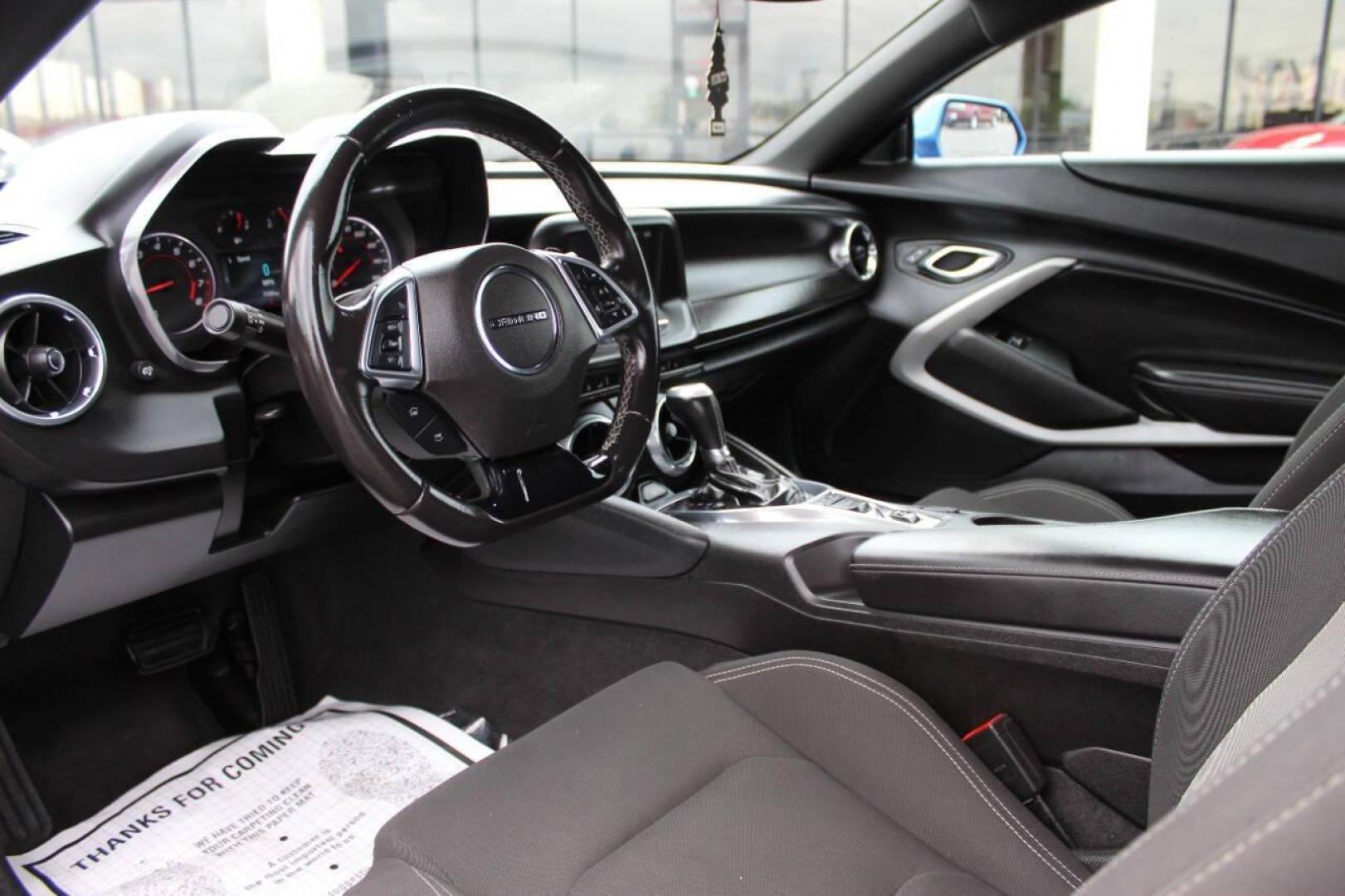 2018 Blue Chevrolet Camaro 1LT Coupe (1G1FB1RX8J0) with an 2.0L L4 DOHC 16V TURBO engine, 6A transmission, located at 4301 NW 39th , Oklahoma City, OK, 73112, (405) 949-5600, 35.512135, -97.598671 - NO DRIVERS LICENCE -NO FULL COVERAGE INSURANCE - NO CREDIT CHECK. COME ON OVER TO SUPERSPORTS, TAKE A LOOK AND TEST DRIVE. PLEASE GIVE US A CALL AT (405) 949-5600. NO LICENCIA DE CONDUCIR - NO SEGURO DE COBERTURA TOTAL - NO VERIFICACION DE CREDITO. VISITENOS EN SUPERSPORTS, MIRE NUESTRO - Photo#12