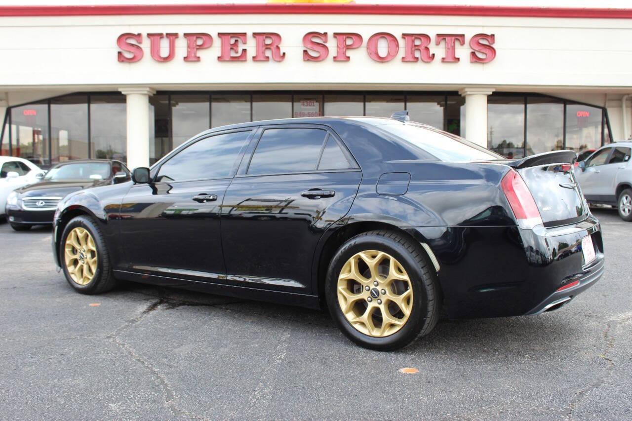 2017 Black Chrysler 300 S V6 AWD (2C3CCAGG1HH) with an 3.6L V6 3.6L V6 engine, Automatic 8-Speed transmission, located at 4301 NW 39th , Oklahoma City, OK, 73112, (405) 949-5600, 35.512135, -97.598671 - NO DRIVERS LICENCE -NO FULL COVERAGE INSURANCE - NO CREDIT CHECK. COME ON OVER TO SUPERSPORTS, TAKE A LOOK AND TEST DRIVE. PLEASE GIVE US A CALL AT (405) 949-5600. NO LICENCIA DE CONDUCIR - NO SEGURO DE COBERTURA TOTAL - NO VERIFICACION DE CREDITO. VISITENOS EN SUPERSPORTS, MIRE NUESTRO N - Photo#4