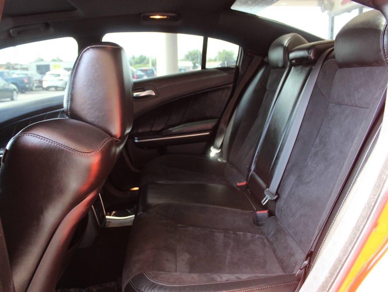 2021 Orange Dodge Charger Scat Pack (2C3CDXGJ8MH) with an 6.4L V8 OHV 16V engine, 8A transmission, located at 4301 NW 39th , Oklahoma City, OK, 73112, (405) 949-5600, 35.512135, -97.598671 - NO DRIVERS LICENCE -NO FULL COVERAGE INSURANCE - NO CREDIT CHECK. COME ON OVER TO SUPERSPORTS, TAKE A LOOK AND TEST DRIVE. PLEASE GIVE US A CALL AT (405) 949-5600. NO LICENCIA DE CONDUCIR - NO SEGURO DE COBERTURA TOTAL - NO VERIFICACION DE CREDITO. VISITENOS EN SUPERSPORTS, MIRE NUESTRO - Photo#12