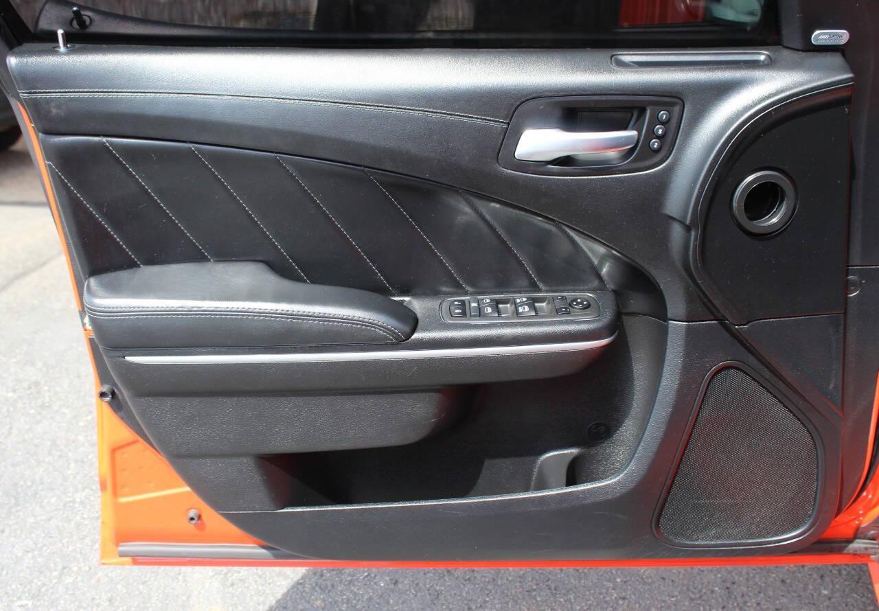 2021 Orange Dodge Charger Scat Pack (2C3CDXGJ8MH) with an 6.4L V8 OHV 16V engine, 8A transmission, located at 4301 NW 39th , Oklahoma City, OK, 73112, (405) 949-5600, 35.512135, -97.598671 - NO DRIVERS LICENCE -NO FULL COVERAGE INSURANCE - NO CREDIT CHECK. COME ON OVER TO SUPERSPORTS, TAKE A LOOK AND TEST DRIVE. PLEASE GIVE US A CALL AT (405) 949-5600. NO LICENCIA DE CONDUCIR - NO SEGURO DE COBERTURA TOTAL - NO VERIFICACION DE CREDITO. VISITENOS EN SUPERSPORTS, MIRE NUESTRO - Photo#15