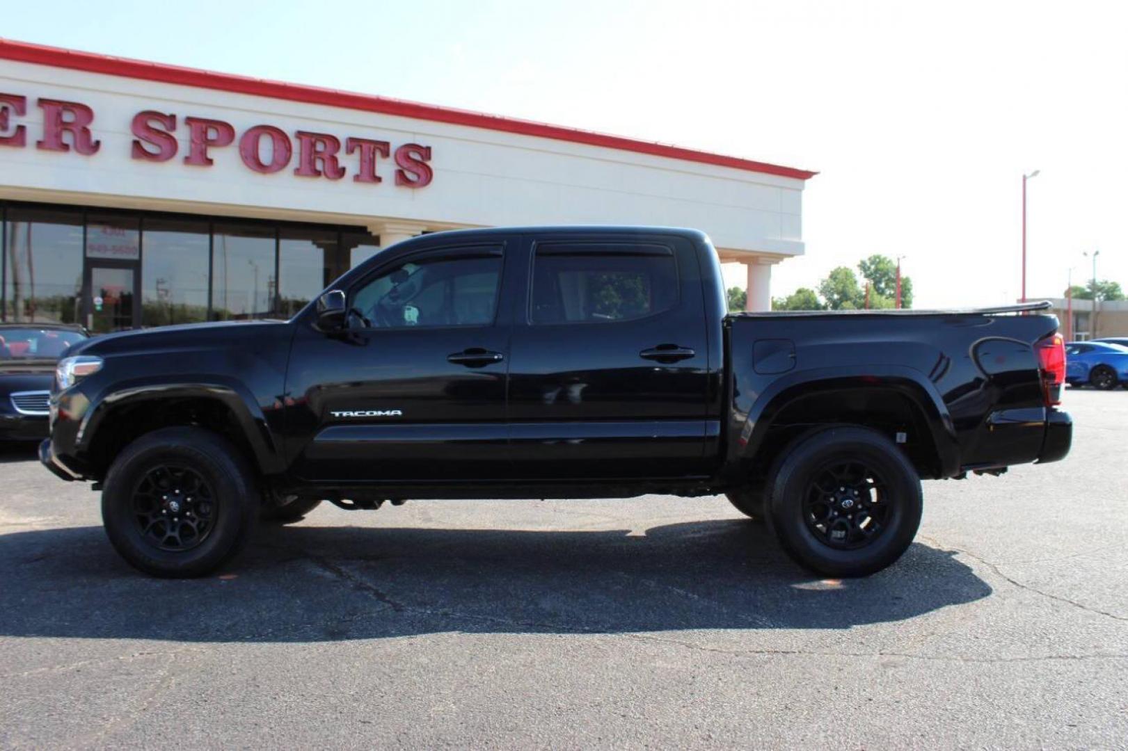 2021 Black Toyota Tacoma SR5 Double Cab Long Bed V6 6AT 4WD (3TMCZ5AN1MM) with an 3.5L V6 DOHC 24V engine, 6A transmission, located at 4301 NW 39th , Oklahoma City, OK, 73112, (405) 949-5600, 35.512135, -97.598671 - NO DRIVERS LICENCE -NO FULL COVERAGE INSURANCE - NO CREDIT CHECK. COME ON OVER TO SUPERSPORTS, TAKE A LOOK AND TEST DRIVE. PLEASE GIVE US A CALL AT (405) 949-5600. NO LICENCIA DE CONDUCIR - NO SEGURO DE COBERTURA TOTAL - NO VERIFICACION DE CREDITO. VISITENOS EN SUPERSPORTS, MIRE NUESTRO N - Photo#6