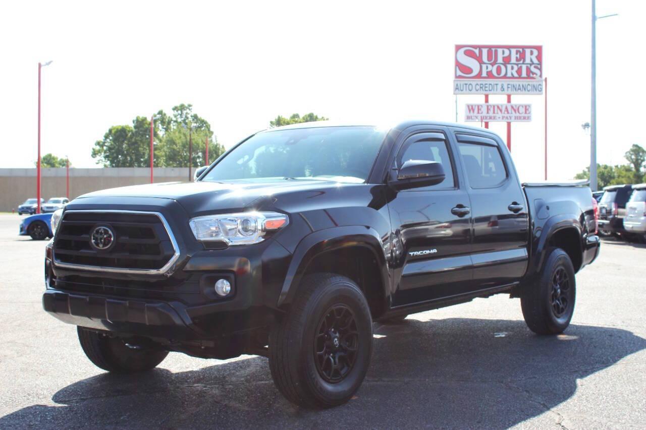2021 Black Toyota Tacoma SR5 Double Cab Long Bed V6 6AT 4WD (3TMCZ5AN1MM) with an 3.5L V6 DOHC 24V engine, 6A transmission, located at 4301 NW 39th , Oklahoma City, OK, 73112, (405) 949-5600, 35.512135, -97.598671 - NO DRIVERS LICENCE -NO FULL COVERAGE INSURANCE - NO CREDIT CHECK. COME ON OVER TO SUPERSPORTS, TAKE A LOOK AND TEST DRIVE. PLEASE GIVE US A CALL AT (405) 949-5600. NO LICENCIA DE CONDUCIR - NO SEGURO DE COBERTURA TOTAL - NO VERIFICACION DE CREDITO. VISITENOS EN SUPERSPORTS, MIRE NUESTRO N - Photo#6