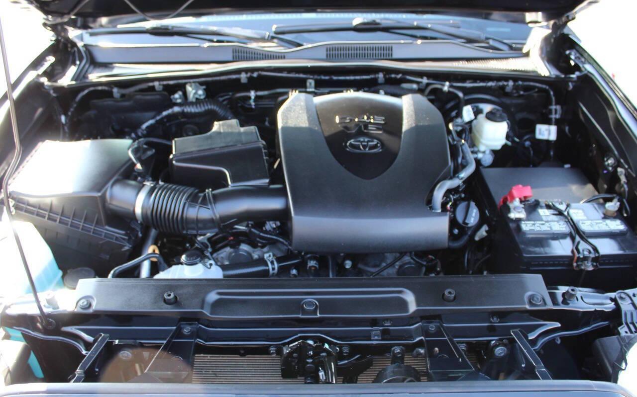 2021 Black Toyota Tacoma SR5 Double Cab Long Bed V6 6AT 4WD (3TMCZ5AN1MM) with an 3.5L V6 DOHC 24V engine, 6A transmission, located at 4301 NW 39th , Oklahoma City, OK, 73112, (405) 949-5600, 35.512135, -97.598671 - NO DRIVERS LICENCE -NO FULL COVERAGE INSURANCE - NO CREDIT CHECK. COME ON OVER TO SUPERSPORTS, TAKE A LOOK AND TEST DRIVE. PLEASE GIVE US A CALL AT (405) 949-5600. NO LICENCIA DE CONDUCIR - NO SEGURO DE COBERTURA TOTAL - NO VERIFICACION DE CREDITO. VISITENOS EN SUPERSPORTS, MIRE NUESTRO N - Photo#7