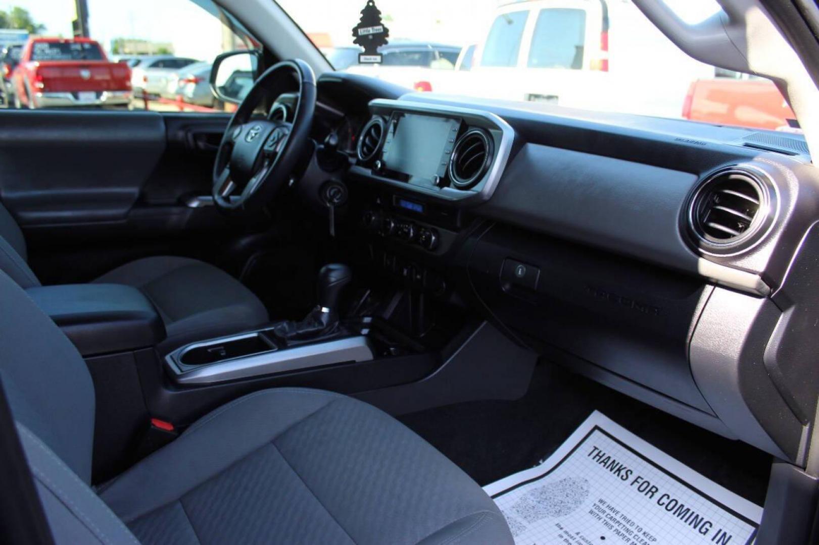 2021 Black Toyota Tacoma SR5 Double Cab Long Bed V6 6AT 4WD (3TMCZ5AN1MM) with an 3.5L V6 DOHC 24V engine, 6A transmission, located at 4301 NW 39th , Oklahoma City, OK, 73112, (405) 949-5600, 35.512135, -97.598671 - NO DRIVERS LICENCE -NO FULL COVERAGE INSURANCE - NO CREDIT CHECK. COME ON OVER TO SUPERSPORTS, TAKE A LOOK AND TEST DRIVE. PLEASE GIVE US A CALL AT (405) 949-5600. NO LICENCIA DE CONDUCIR - NO SEGURO DE COBERTURA TOTAL - NO VERIFICACION DE CREDITO. VISITENOS EN SUPERSPORTS, MIRE NUESTRO N - Photo#9
