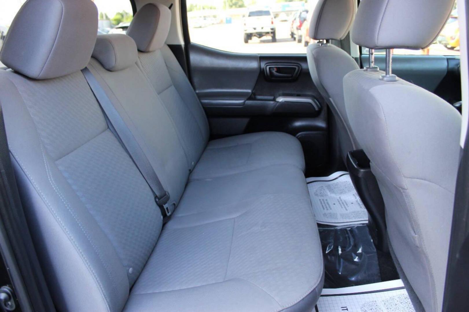 2021 Black Toyota Tacoma SR5 Double Cab Long Bed V6 6AT 4WD (3TMCZ5AN1MM) with an 3.5L V6 DOHC 24V engine, 6A transmission, located at 4301 NW 39th , Oklahoma City, OK, 73112, (405) 949-5600, 35.512135, -97.598671 - NO DRIVERS LICENCE -NO FULL COVERAGE INSURANCE - NO CREDIT CHECK. COME ON OVER TO SUPERSPORTS, TAKE A LOOK AND TEST DRIVE. PLEASE GIVE US A CALL AT (405) 949-5600. NO LICENCIA DE CONDUCIR - NO SEGURO DE COBERTURA TOTAL - NO VERIFICACION DE CREDITO. VISITENOS EN SUPERSPORTS, MIRE NUESTRO N - Photo#11