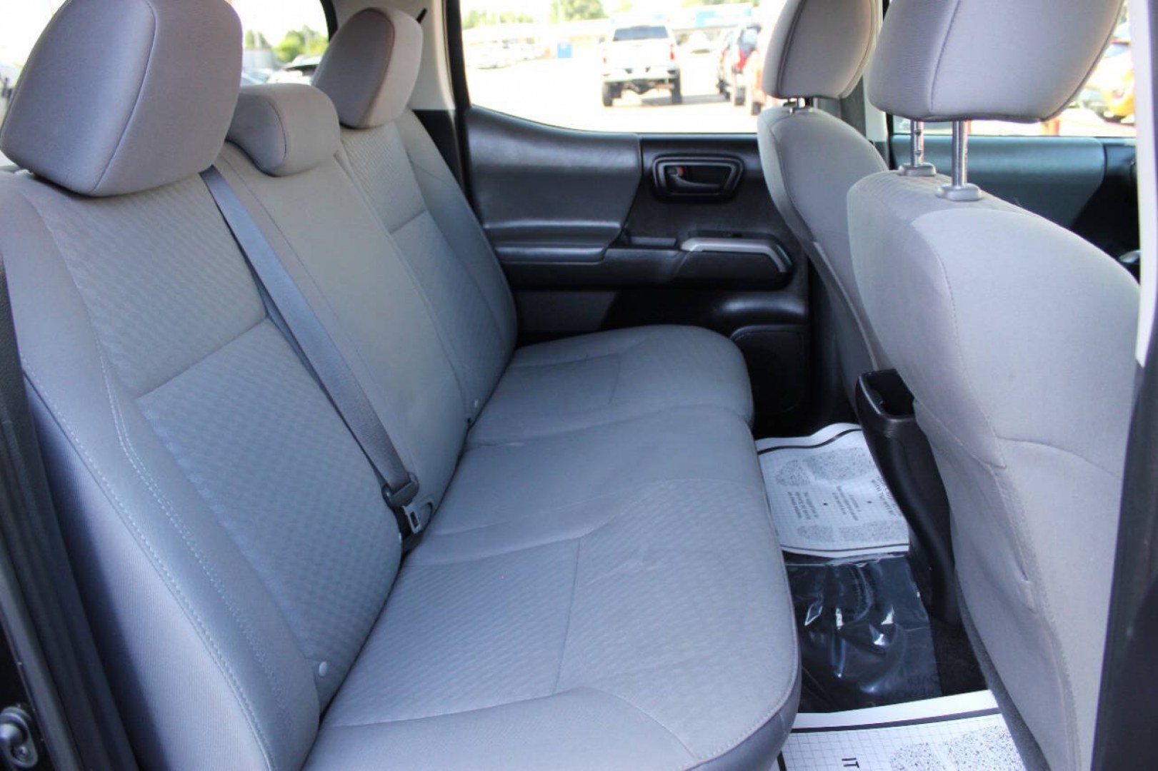 2021 Black Toyota Tacoma SR5 Double Cab Long Bed V6 6AT 4WD (3TMCZ5AN1MM) with an 3.5L V6 3.5L V6 engine, Automatic 6-Speed transmission, located at 4301 NW 39th , Oklahoma City, OK, 73112, (405) 949-5600, 35.512135, -97.598671 - Hablamos espanol. SPEND SMART --- BUY FROM SUPER SPORTS. ALL PRICES, DOWN PAYMENTS, PAYMENTS, AND FINANCE TERMS ARE NEGOTIABLE AT THE TIME OF APPROVAL. WE WILL WORK WITH YOU TO FIT YOUR BUDGET. WE WILL EVEN LOWER AND ADJUST THE NUMBERS TO HELP MAKE THE VE HICLE MORE AFFORDABLE FOR YOU.- Photo#10