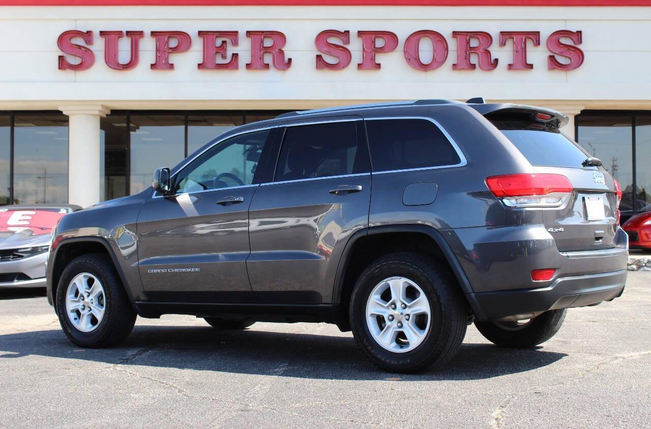 2015 Charcoal Jeep Grand Cherokee Laredo 4WD (1C4RJFAG9FC) with an 3.6L V6 DOHC 24V engine, 8-Speed Automatic transmission, located at 4301 NW 39th , Oklahoma City, OK, 73112, (405) 949-5600, 35.512135, -97.598671 - NO DRIVERS LICENCE -NO FULL COVERAGE INSURANCE - NO CREDIT CHECK. COME ON OVER TO SUPERSPORTS, TAKE A LOOK AND TEST DRIVE. PLEASE GIVE US A CALL AT (405) 949-5600. NO LICENCIA DE CONDUCIR - NO SEGURO DE COBERTURA TOTAL - NO VERIFICACION DE CREDITO. VISITENOS EN SUPERSPORTS, MIRE NUESTRO - Photo#4