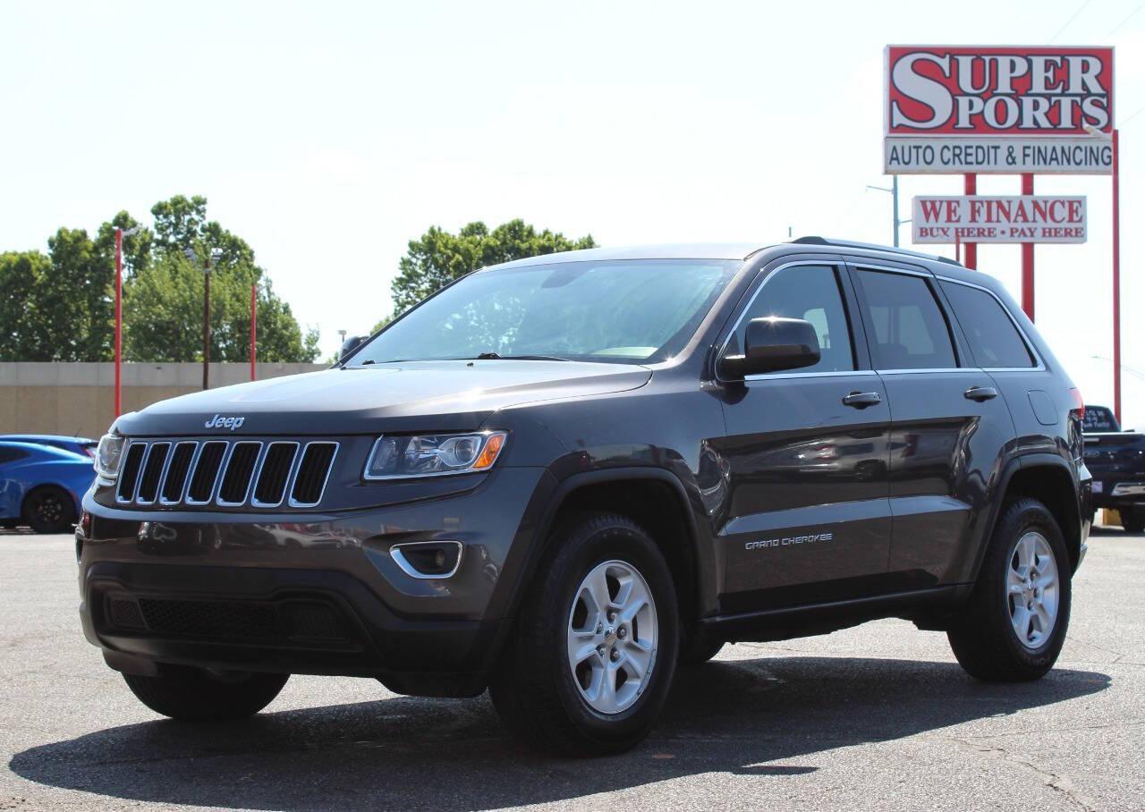 2015 Charcoal Jeep Grand Cherokee Laredo 4WD (1C4RJFAG9FC) with an 3.6L V6 DOHC 24V engine, 8-Speed Automatic transmission, located at 4301 NW 39th , Oklahoma City, OK, 73112, (405) 949-5600, 35.512135, -97.598671 - NO DRIVERS LICENCE -NO FULL COVERAGE INSURANCE - NO CREDIT CHECK. COME ON OVER TO SUPERSPORTS, TAKE A LOOK AND TEST DRIVE. PLEASE GIVE US A CALL AT (405) 949-5600. NO LICENCIA DE CONDUCIR - NO SEGURO DE COBERTURA TOTAL - NO VERIFICACION DE CREDITO. VISITENOS EN SUPERSPORTS, MIRE NUESTRO - Photo#6