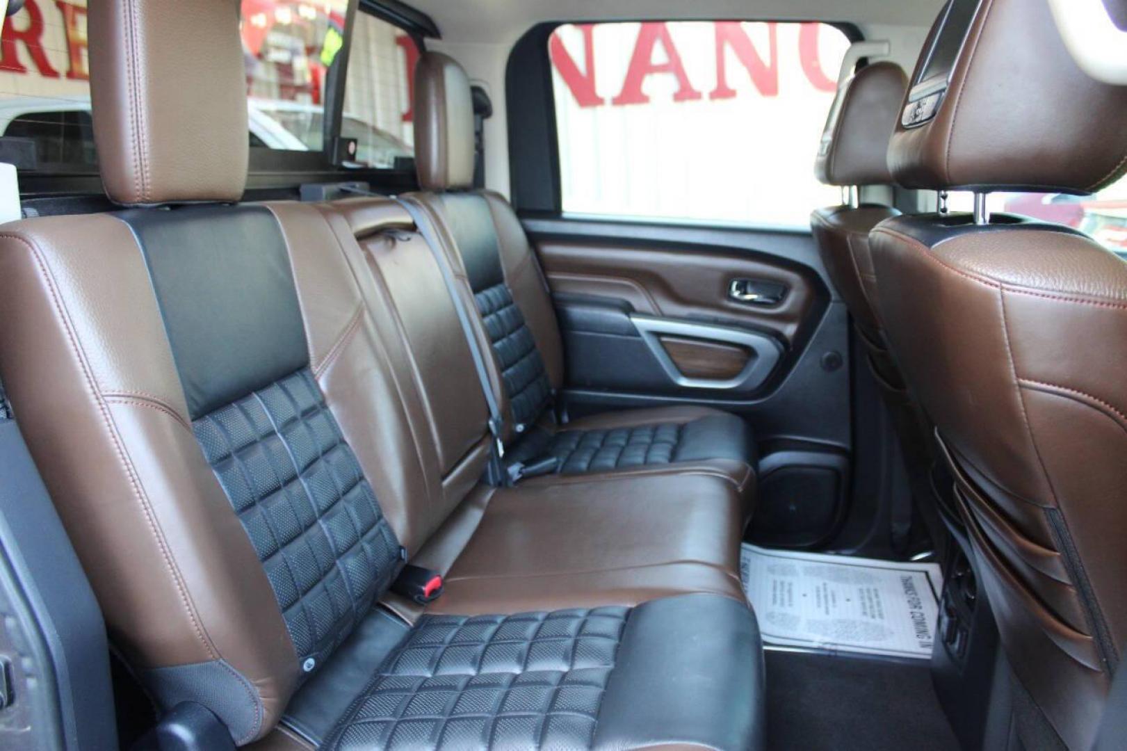2017 Gray Nissan Titan Platinum Reserve Crew Cab 4WD (1N6AA1E57HN) with an 5.6L V8 DOHC 32V engine, 6A transmission, located at 4301 NW 39th , Oklahoma City, OK, 73112, (405) 949-5600, 35.512135, -97.598671 - NO DRIVERS LICENCE -NO FULL COVERAGE INSURANCE - NO CREDIT CHECK. COME ON OVER TO SUPERSPORTS, TAKE A LOOK AND TEST DRIVE. PLEASE GIVE US A CALL AT (405) 949-5600. NO LICENCIA DE CONDUCIR - NO SEGURO DE COBERTURA TOTAL - NO VERIFICACION DE CREDITO. VISITENOS EN SUPERSPORTS, MIRE NUESTRO - Photo#11