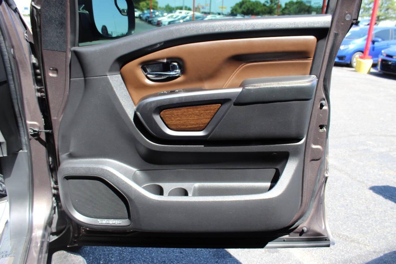 2017 Tan Nissan Titan Platinum Reserve Crew Cab 4WD (1N6AA1E57HN) with an 5.6L V8 5.6L V8 engine, Automatic 7-Speed transmission, located at 4301 NW 39th , Oklahoma City, OK, 73112, (405) 949-5600, 35.512135, -97.598671 - NO DRIVERS LICENCE -NO FULL COVERAGE INSURANCE - NO CREDIT CHECK. COME ON OVER TO SUPERSPORTS, TAKE A LOOK AND TEST DRIVE. PLEASE GIVE US A CALL AT (405) 949-5600. NO LICENCIA DE CONDUCIR - NO SEGURO DE COBERTURA TOTAL - NO VERIFICACION DE CREDITO. VISITENOS EN SUPERSPORTS, MIRE NUESTRO - Photo#8