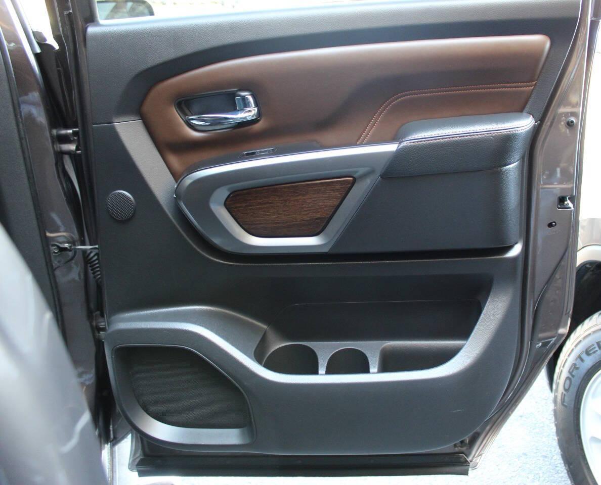 2017 Tan Nissan Titan Platinum Reserve Crew Cab 4WD (1N6AA1E57HN) with an 5.6L V8 5.6L V8 engine, Automatic 7-Speed transmission, located at 4301 NW 39th , Oklahoma City, OK, 73112, (405) 949-5600, 35.512135, -97.598671 - NO DRIVERS LICENCE -NO FULL COVERAGE INSURANCE - NO CREDIT CHECK. COME ON OVER TO SUPERSPORTS, TAKE A LOOK AND TEST DRIVE. PLEASE GIVE US A CALL AT (405) 949-5600. NO LICENCIA DE CONDUCIR - NO SEGURO DE COBERTURA TOTAL - NO VERIFICACION DE CREDITO. VISITENOS EN SUPERSPORTS, MIRE NUESTRO - Photo#11