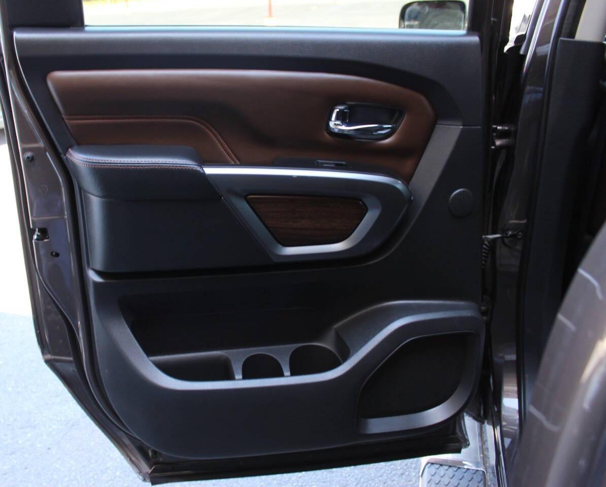 2017 Tan Nissan Titan Platinum Reserve Crew Cab 4WD (1N6AA1E57HN) with an 5.6L V8 5.6L V8 engine, Automatic 7-Speed transmission, located at 4301 NW 39th , Oklahoma City, OK, 73112, (405) 949-5600, 35.512135, -97.598671 - NO DRIVERS LICENCE -NO FULL COVERAGE INSURANCE - NO CREDIT CHECK. COME ON OVER TO SUPERSPORTS, TAKE A LOOK AND TEST DRIVE. PLEASE GIVE US A CALL AT (405) 949-5600. NO LICENCIA DE CONDUCIR - NO SEGURO DE COBERTURA TOTAL - NO VERIFICACION DE CREDITO. VISITENOS EN SUPERSPORTS, MIRE NUESTRO - Photo#13