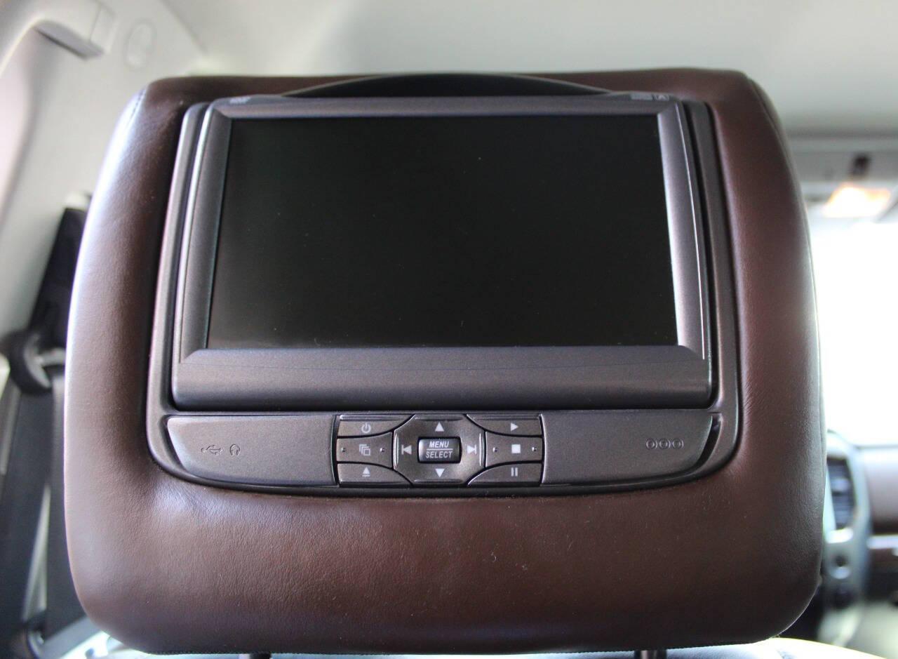 2017 Tan Nissan Titan Platinum Reserve Crew Cab 4WD (1N6AA1E57HN) with an 5.6L V8 5.6L V8 engine, Automatic 7-Speed transmission, located at 4301 NW 39th , Oklahoma City, OK, 73112, (405) 949-5600, 35.512135, -97.598671 - NO DRIVERS LICENCE -NO FULL COVERAGE INSURANCE - NO CREDIT CHECK. COME ON OVER TO SUPERSPORTS, TAKE A LOOK AND TEST DRIVE. PLEASE GIVE US A CALL AT (405) 949-5600. NO LICENCIA DE CONDUCIR - NO SEGURO DE COBERTURA TOTAL - NO VERIFICACION DE CREDITO. VISITENOS EN SUPERSPORTS, MIRE NUESTRO - Photo#17