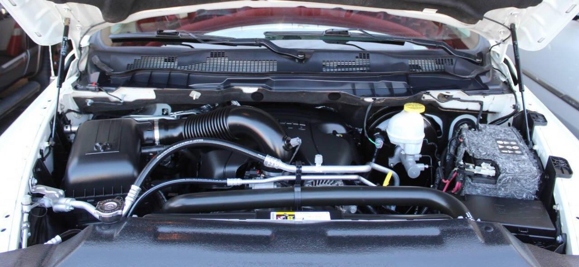 2017 White RAM 1500 Laramie Crew Cab SWB 4WD (1C6RR7NT5HS) with an 5.7L V8 OHV 16V engine, 8A transmission, located at 4301 NW 39th , Oklahoma City, OK, 73112, (405) 949-5600, 35.512135, -97.598671 - NO DRIVERS LICENCE -NO FULL COVERAGE INSURANCE - NO CREDIT CHECK. COME ON OVER TO SUPERSPORTS, TAKE A LOOK AND TEST DRIVE. PLEASE GIVE US A CALL AT (405) 949-5600. NO LICENCIA DE CONDUCIR - NO SEGURO DE COBERTURA TOTAL - NO VERIFICACION DE CREDITO. VISITENOS EN SUPERSPORTS, MIRE - Photo#8
