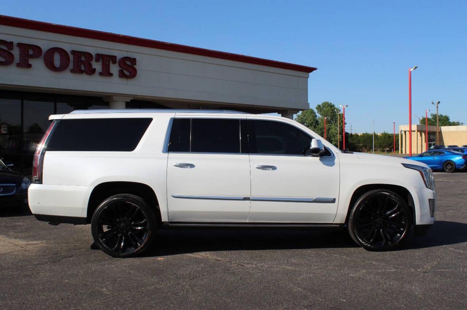 2019 White Cadillac Escalade ESV Premium 4WD (1GYS4JKJ2KR) with an 6.2L V8 OHV 16V FFV engine, 10A transmission, located at 4301 NW 39th , Oklahoma City, OK, 73112, (405) 949-5600, 35.512135, -97.598671 - Photo#3