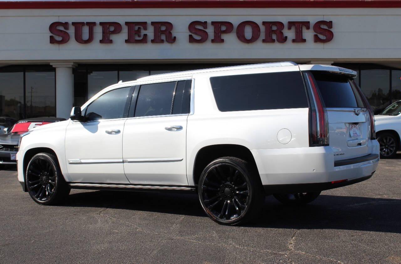 2019 White Cadillac Escalade ESV Premium 4WD (1GYS4JKJ2KR) with an 6.2L V8 OHV 16V FFV engine, 10A transmission, located at 4301 NW 39th , Oklahoma City, OK, 73112, (405) 949-5600, 35.512135, -97.598671 - NO DRIVERS LICENCE -NO FULL COVERAGE INSURANCE - NO CREDIT CHECK. COME ON OVER TO SUPERSPORTS, TAKE A LOOK AND TEST DRIVE. PLEASE GIVE US A CALL AT (405) 949-5600. NO LICENCIA DE CONDUCIR - NO SEGURO DE COBERTURA TOTAL - NO VERIFICACION DE CREDITO. VISITENOS EN SUPERSPORTS, MIRE NUESTRO - Photo#4