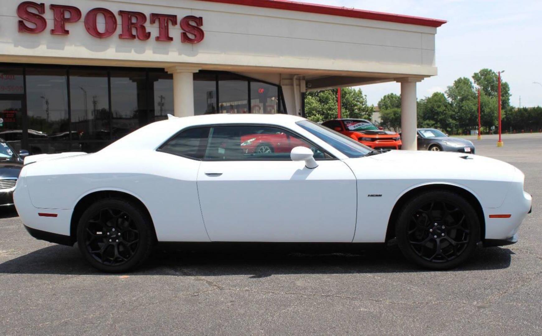 2018 White Dodge Challenger R/T Plus (2C3CDZBT9JH) with an 5.7L V8 OHV 16V engine, 6A transmission, located at 4301 NW 39th , Oklahoma City, OK, 73112, (405) 949-5600, 35.512135, -97.598671 - Photo#3