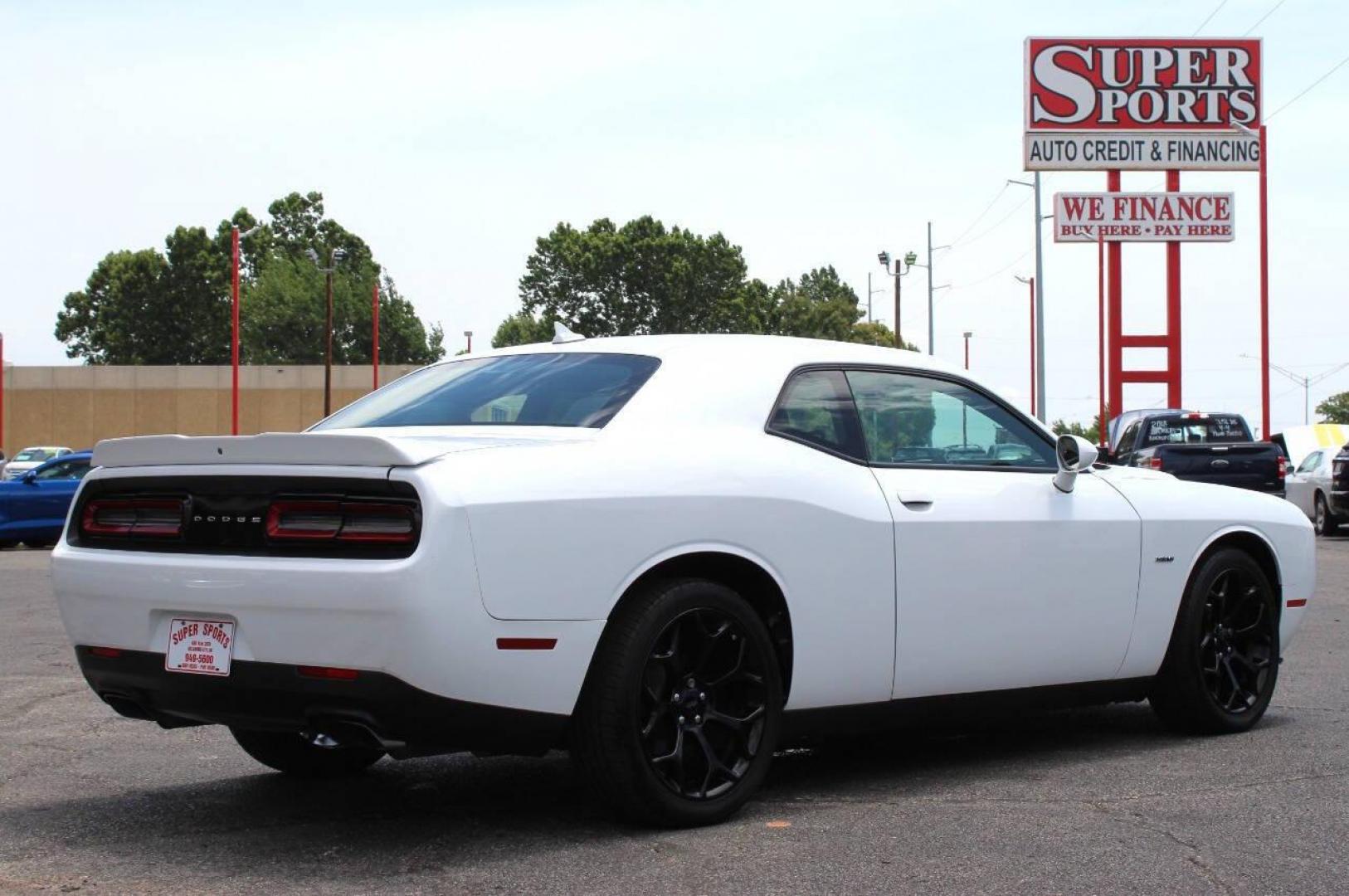 2018 White Dodge Challenger R/T Plus (2C3CDZBT9JH) with an 5.7L V8 OHV 16V engine, 6A transmission, located at 4301 NW 39th , Oklahoma City, OK, 73112, (405) 949-5600, 35.512135, -97.598671 - Photo#4