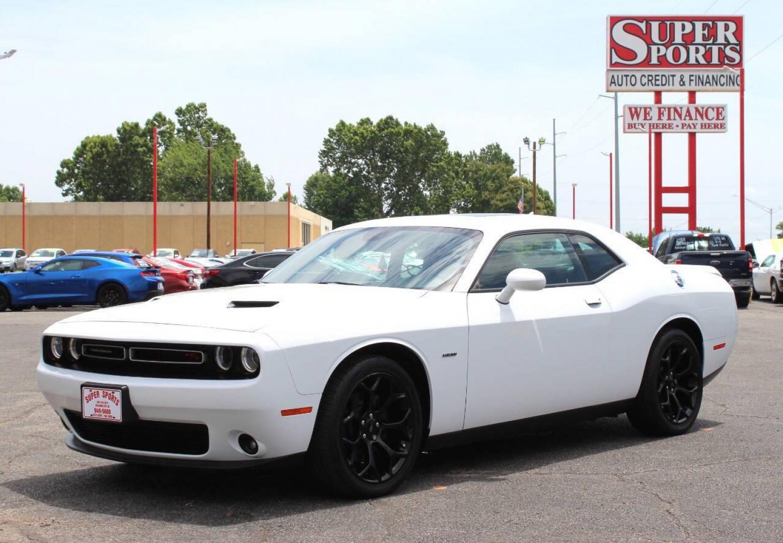 2018 White Dodge Challenger R/T Plus (2C3CDZBT9JH) with an 5.7L V8 OHV 16V engine, 6A transmission, located at 4301 NW 39th , Oklahoma City, OK, 73112, (405) 949-5600, 35.512135, -97.598671 - Photo#7