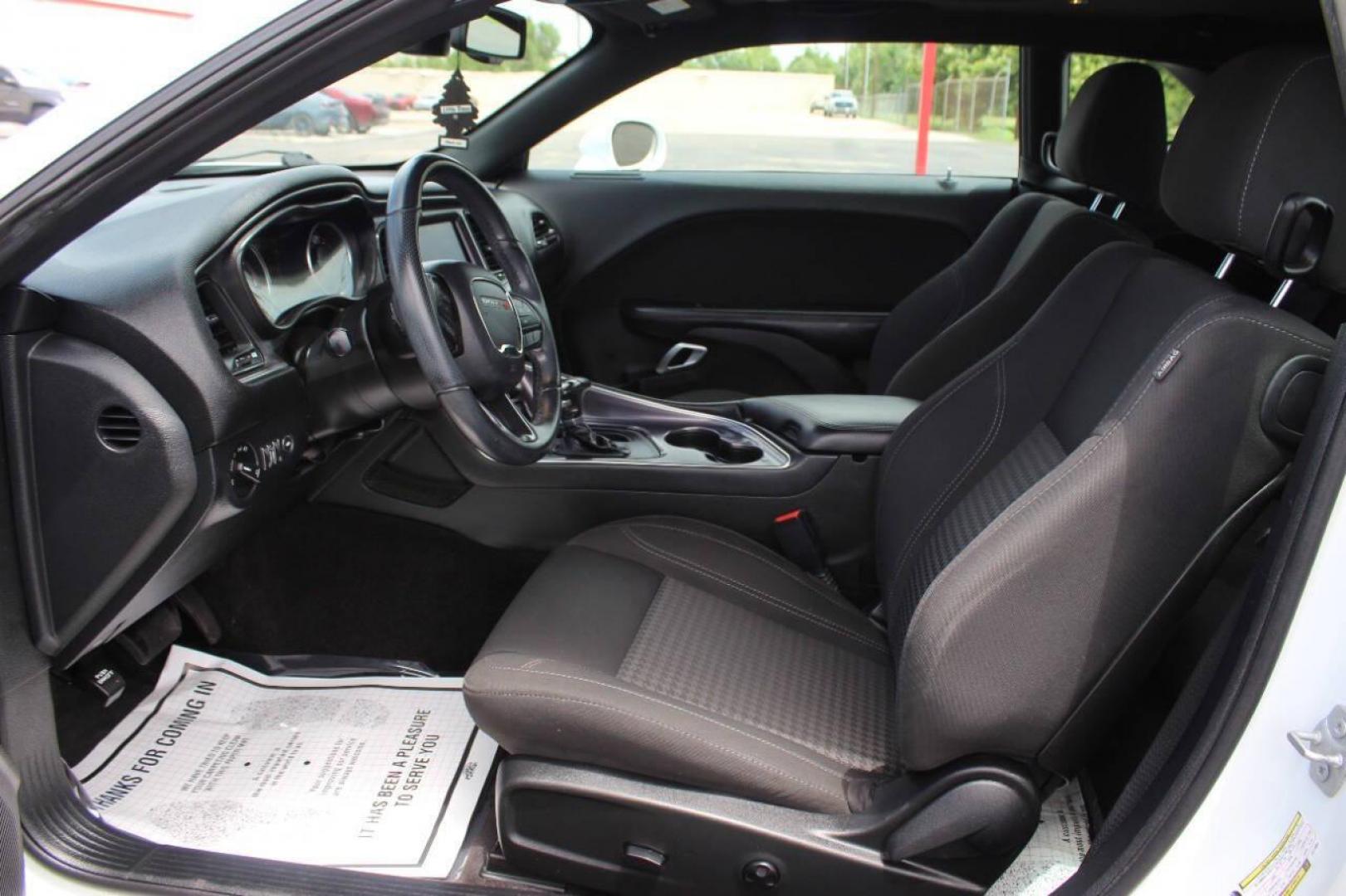 2018 White Dodge Challenger R/T Plus (2C3CDZBT9JH) with an 5.7L V8 OHV 16V engine, 6A transmission, located at 4301 NW 39th , Oklahoma City, OK, 73112, (405) 949-5600, 35.512135, -97.598671 - Photo#15