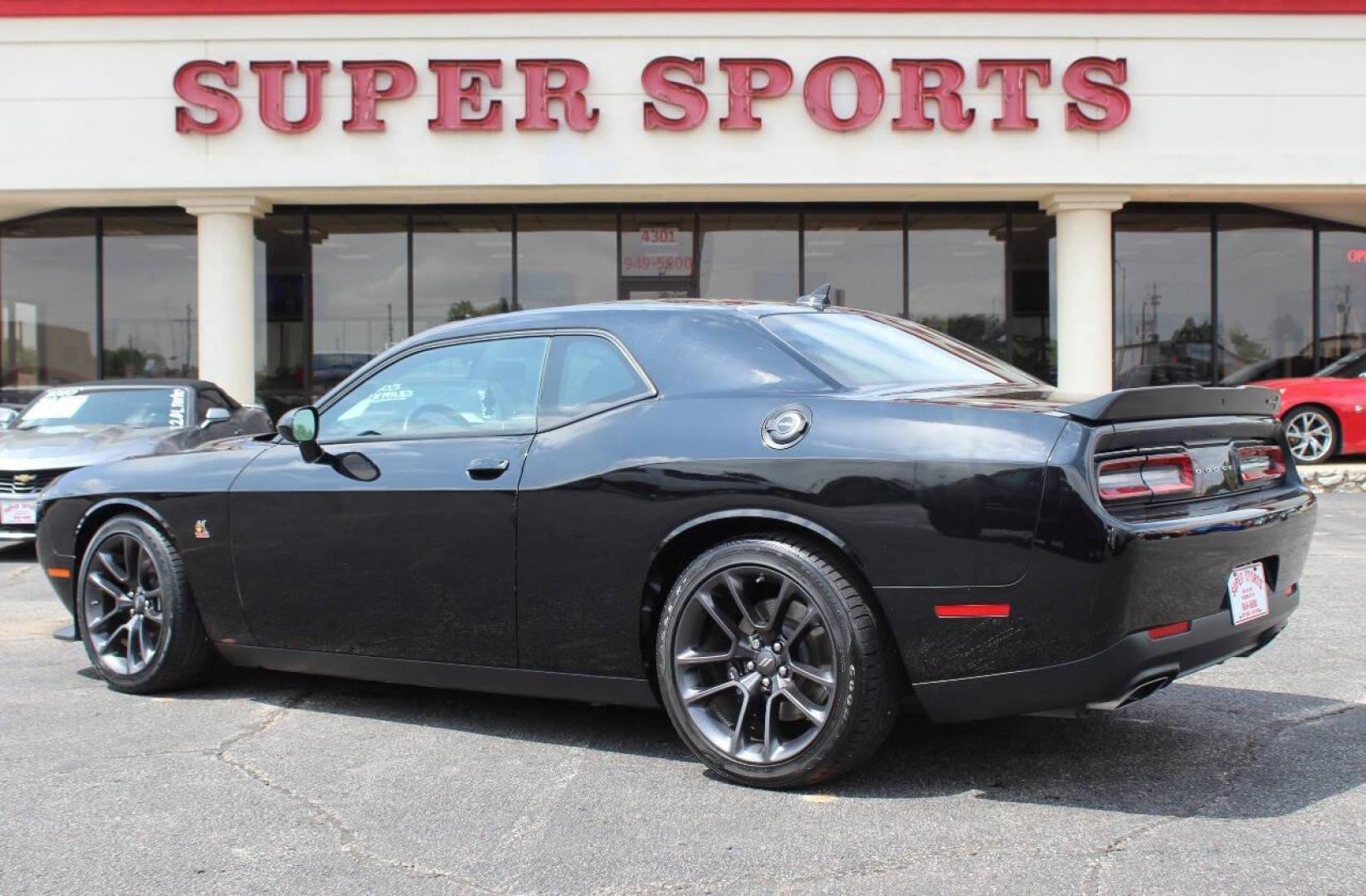 2021 Black Dodge Challenger R/T Scat Pack (2C3CDZFJ8MH) with an 6.2L V8 OHV 16V engine, 6A transmission, located at 4301 NW 39th , Oklahoma City, OK, 73112, (405) 949-5600, 35.512135, -97.598671 - Photo#4