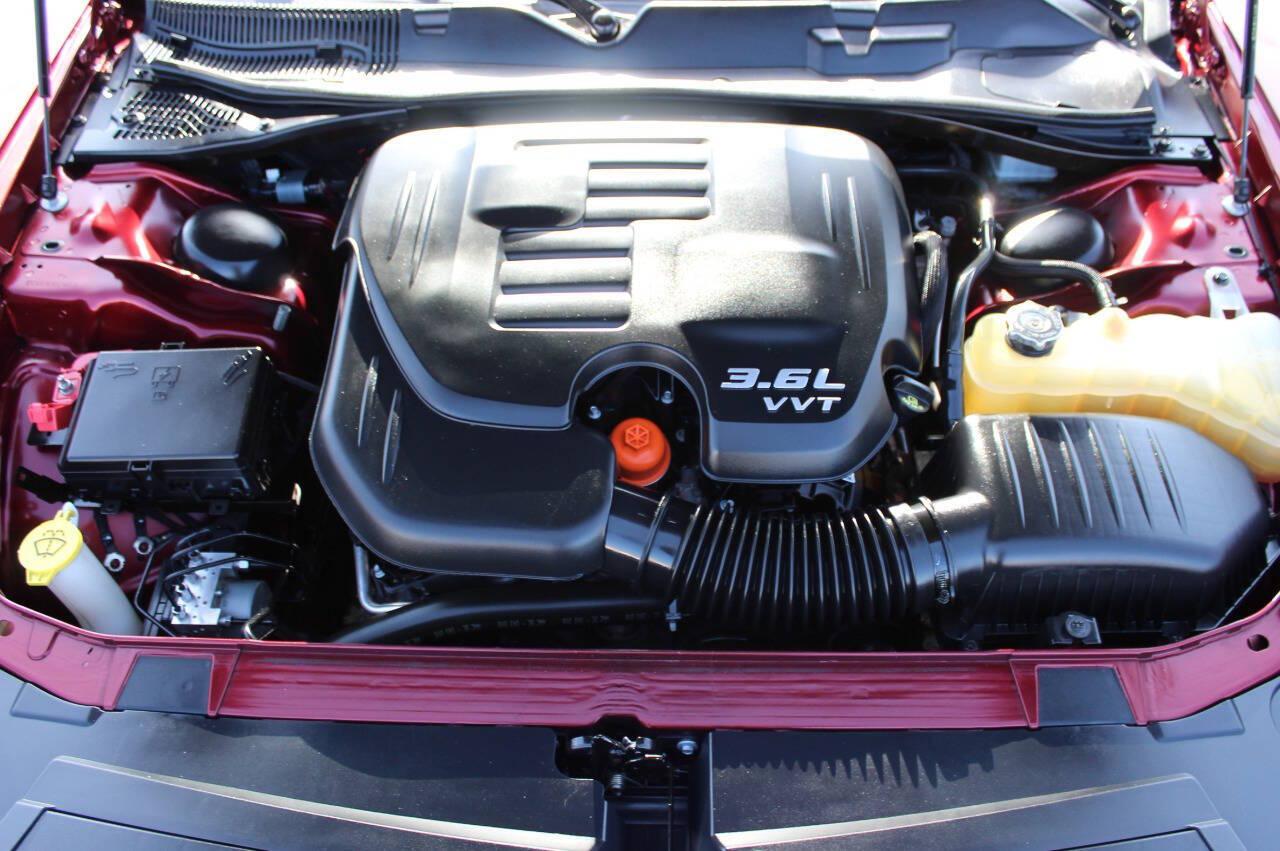 2019 Maroon Dodge Challenger SXT (2C3CDZAG8KH) with an 3.6L V6 3.6L V6 engine, Automatic 8-Speed transmission, located at 4301 NW 39th , Oklahoma City, OK, 73112, (405) 949-5600, 35.512135, -97.598671 - Hablamos espanol. SPEND SMART --- BUY FROM SUPER SPORTS. ALL PRICES, DOWN PAYMENTS, PAYMENTS, AND FINANCE TERMS ARE NEGOTIABLE AT THE TIME OF APPROVAL. WE WILL WORK WITH YOU TO FIT YOUR BUDGET. WE WILL EVEN LOWER AND ADJUST THE NUMBERS TO HELP MAKE THE VEHICLE MORE AFFORDABLE FOR YOU.- Photo#7