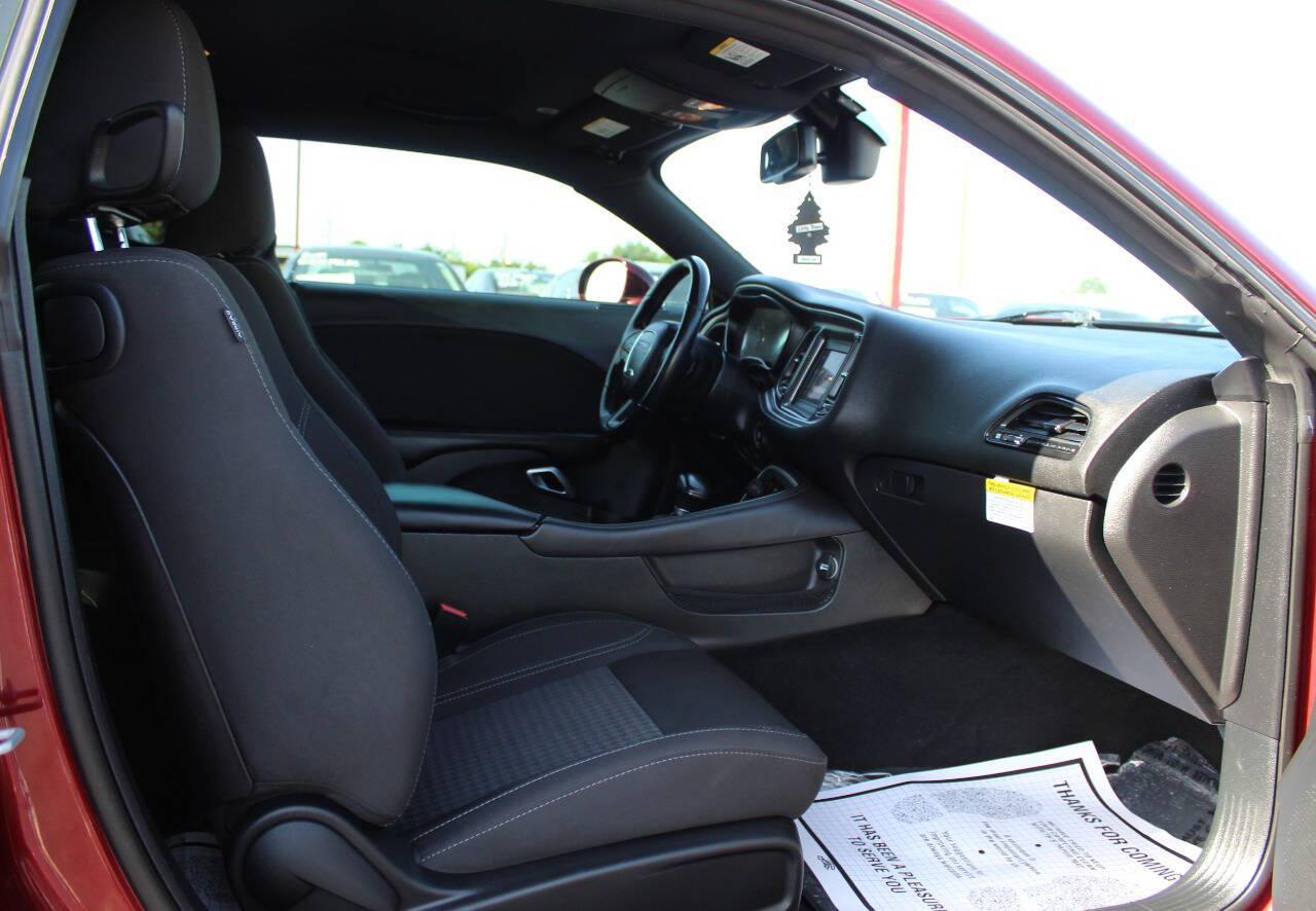 2019 Maroon Dodge Challenger SXT (2C3CDZAG8KH) with an 3.6L V6 3.6L V6 engine, Automatic 8-Speed transmission, located at 4301 NW 39th , Oklahoma City, OK, 73112, (405) 949-5600, 35.512135, -97.598671 - Hablamos espanol. SPEND SMART --- BUY FROM SUPER SPORTS. ALL PRICES, DOWN PAYMENTS, PAYMENTS, AND FINANCE TERMS ARE NEGOTIABLE AT THE TIME OF APPROVAL. WE WILL WORK WITH YOU TO FIT YOUR BUDGET. WE WILL EVEN LOWER AND ADJUST THE NUMBERS TO HELP MAKE THE VEHICLE MORE AFFORDABLE FOR YOU.- Photo#12