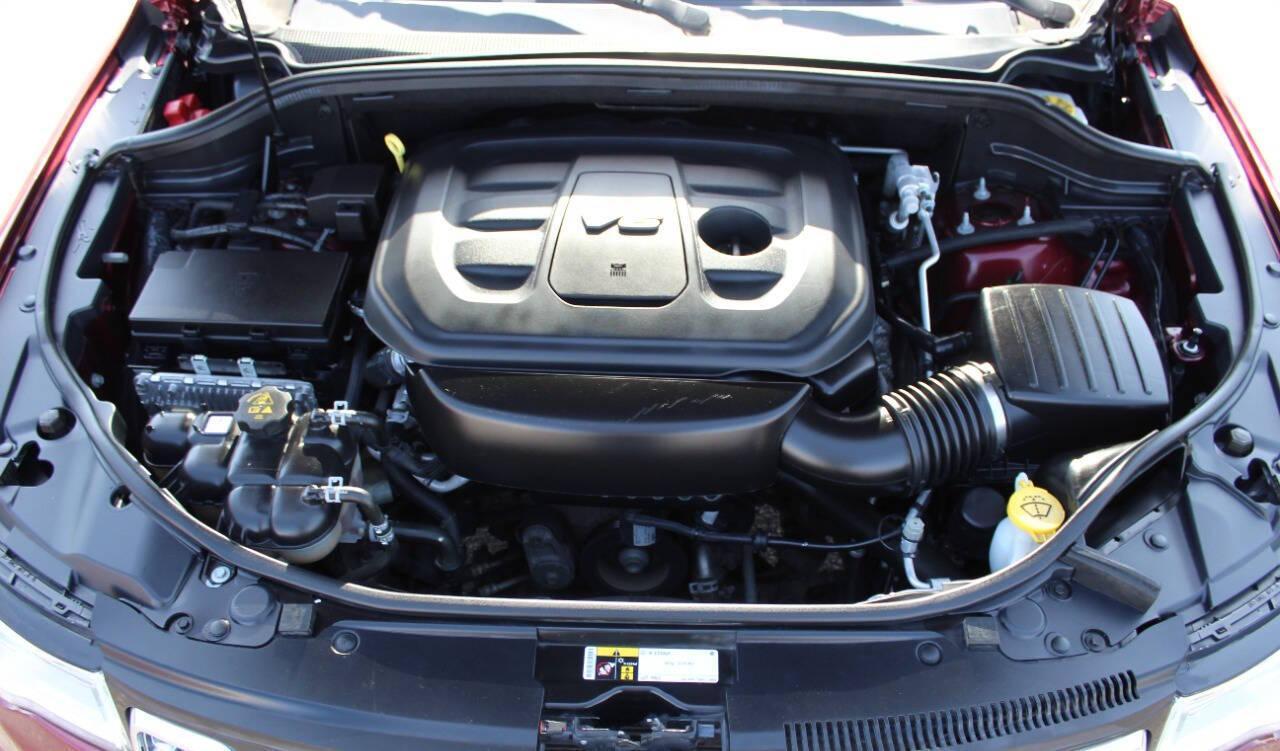 2018 Maroon Jeep Grand Cherokee Overland 2WD (1C4RJECG8JC) with an 3.6L V6 DOHC 24V engine, 8A transmission, located at 4301 NW 39th , Oklahoma City, OK, 73112, (405) 949-5600, 35.512135, -97.598671 - NO DRIVERS LICENCE -NO FULL COVERAGE INSURANCE - NO CREDIT CHECK. COME ON OVER TO SUPERSPORTS, TAKE A LOOK AND TEST DRIVE. PLEASE GIVE US A CALL AT (405) 949-5600. NO LICENCIA DE CONDUCIR - NO SEGURO DE COBERTURA TOTAL - NO VERIFICACION DE CREDITO. VISITENOS EN SUPERSPORTS, MIRE NUESTRO - Photo#7