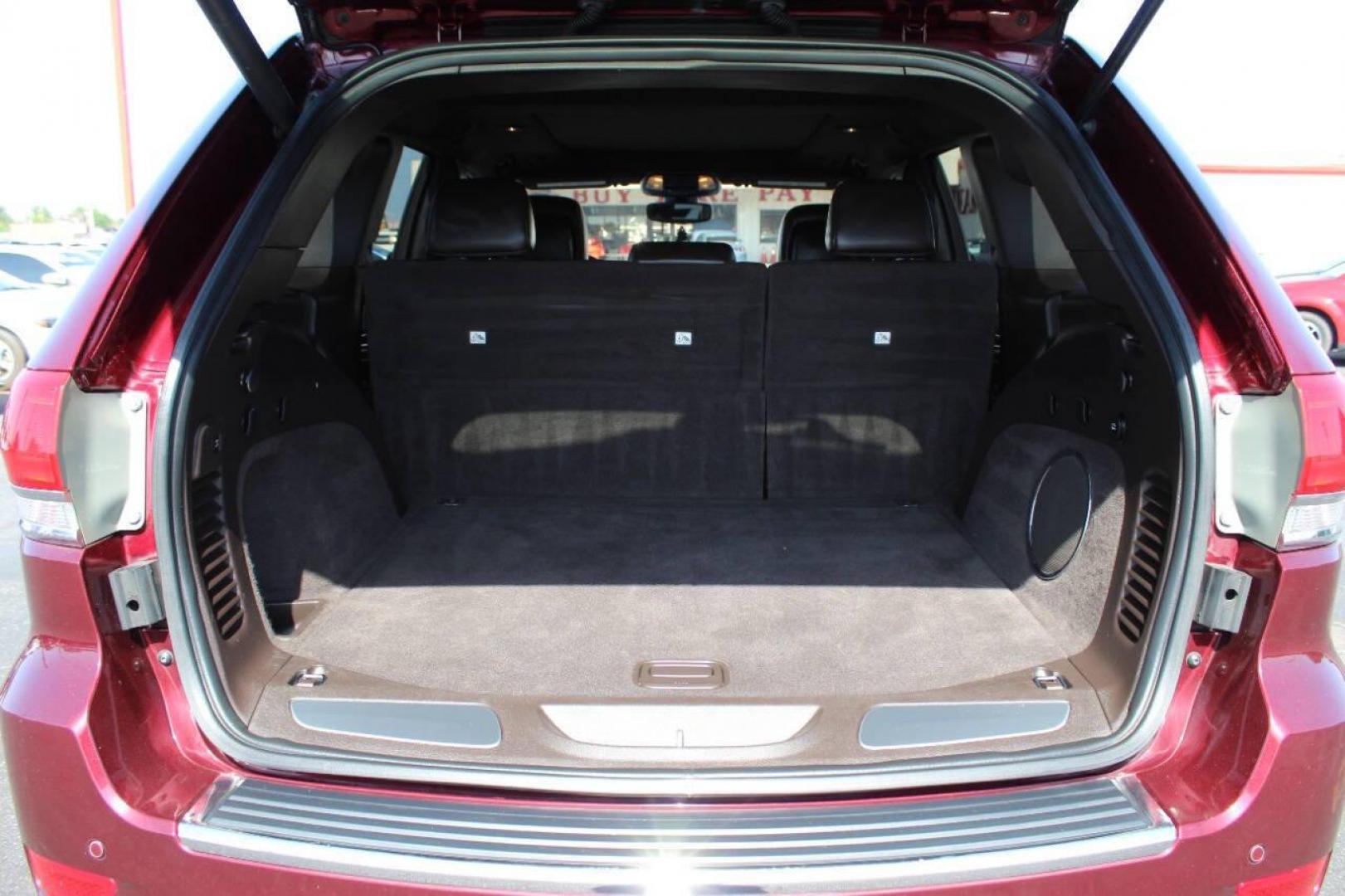 2018 Maroon Jeep Grand Cherokee Overland 2WD (1C4RJECG8JC) with an 3.6L V6 DOHC 24V engine, 8A transmission, located at 4301 NW 39th , Oklahoma City, OK, 73112, (405) 949-5600, 35.512135, -97.598671 - NO DRIVERS LICENCE -NO FULL COVERAGE INSURANCE - NO CREDIT CHECK. COME ON OVER TO SUPERSPORTS, TAKE A LOOK AND TEST DRIVE. PLEASE GIVE US A CALL AT (405) 949-5600. NO LICENCIA DE CONDUCIR - NO SEGURO DE COBERTURA TOTAL - NO VERIFICACION DE CREDITO. VISITENOS EN SUPERSPORTS, MIRE NUESTRO - Photo#13