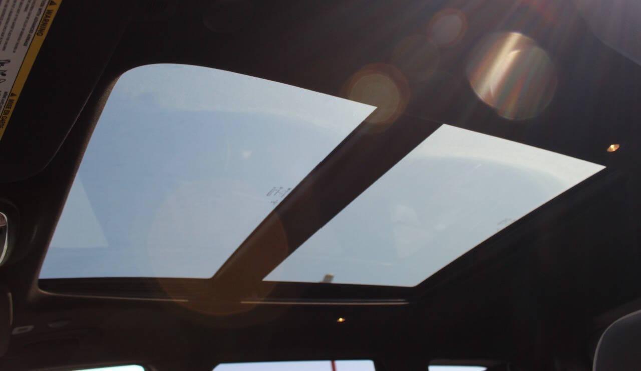 2018 Maroon Jeep Grand Cherokee Overland 2WD (1C4RJECG8JC) with an 3.6L V6 DOHC 24V engine, 8A transmission, located at 4301 NW 39th , Oklahoma City, OK, 73112, (405) 949-5600, 35.512135, -97.598671 - NO DRIVERS LICENCE -NO FULL COVERAGE INSURANCE - NO CREDIT CHECK. COME ON OVER TO SUPERSPORTS, TAKE A LOOK AND TEST DRIVE. PLEASE GIVE US A CALL AT (405) 949-5600. NO LICENCIA DE CONDUCIR - NO SEGURO DE COBERTURA TOTAL - NO VERIFICACION DE CREDITO. VISITENOS EN SUPERSPORTS, MIRE NUESTRO - Photo#18