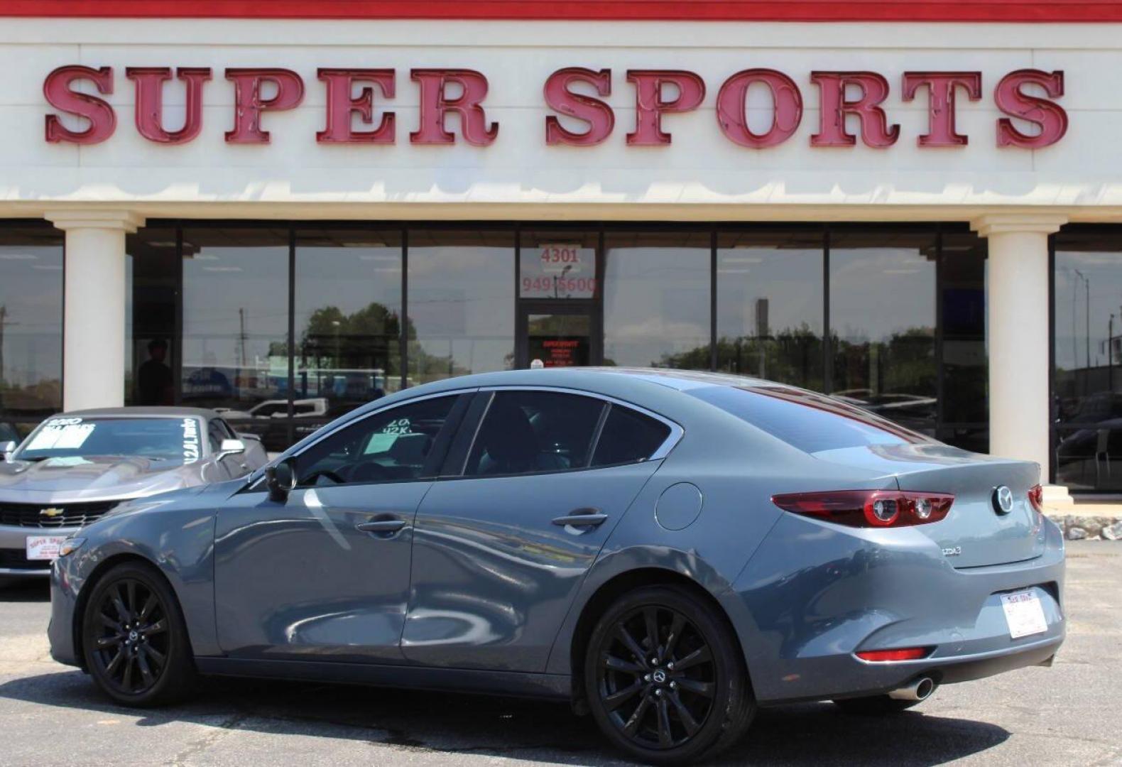 2022 Gray Mazda MAZDA3 Preferred (3MZBPACL0NM) with an 2.5L L4 DOHC 16V engine, 6A transmission, located at 4301 NW 39th , Oklahoma City, OK, 73112, (405) 949-5600, 35.512135, -97.598671 - NO DRIVERS LICENCE -NO FULL COVERAGE INSURANCE - NO CREDIT CHECK. COME ON OVER TO SUPERSPORTS, TAKE A LOOK AND TEST DRIVE. PLEASE GIVE US A CALL AT (405) 949-5600. NO LICENCIA DE CONDUCIR - NO SEGURO DE COBERTURA TOTAL - NO VERIFICACION DE CREDITO. VISITENOS EN SUPERSPORTS, MIRE NUESTRO - Photo#4