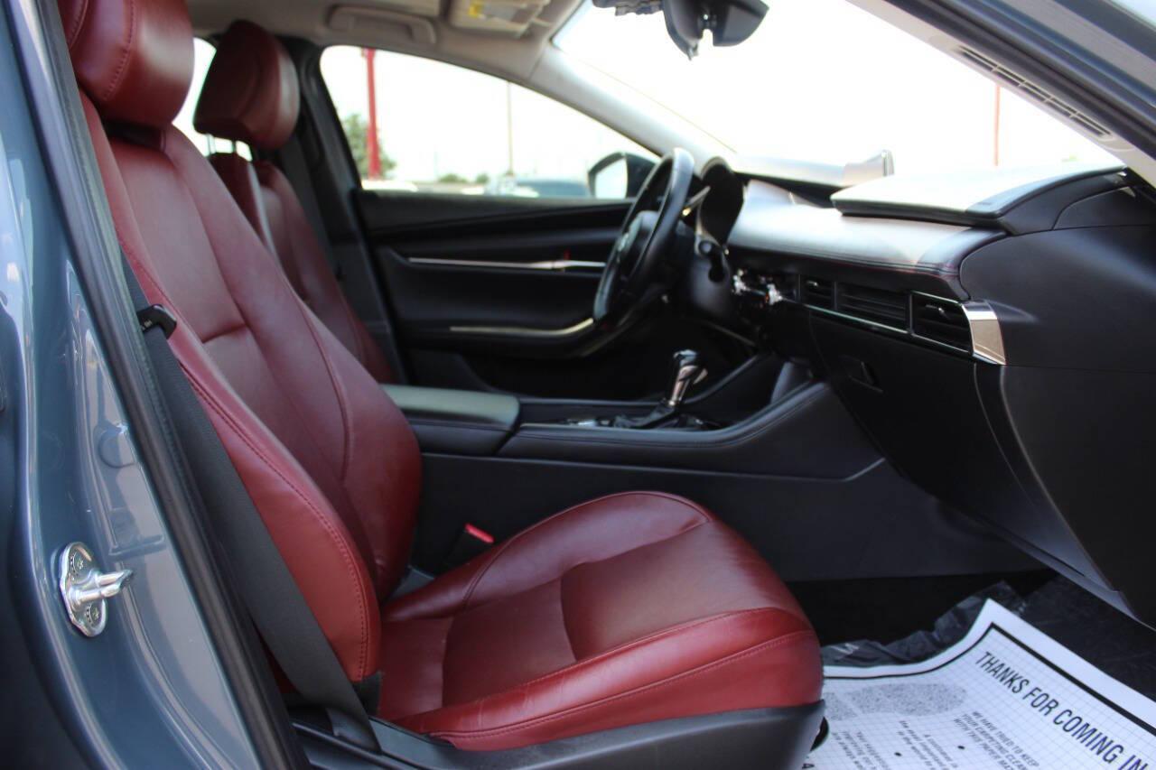 2022 Gray Mazda MAZDA3 Preferred (3MZBPACL0NM) with an 2.5L L4 DOHC 16V engine, 6A transmission, located at 4301 NW 39th , Oklahoma City, OK, 73112, (405) 949-5600, 35.512135, -97.598671 - NO DRIVERS LICENCE -NO FULL COVERAGE INSURANCE - NO CREDIT CHECK. COME ON OVER TO SUPERSPORTS, TAKE A LOOK AND TEST DRIVE. PLEASE GIVE US A CALL AT (405) 949-5600. NO LICENCIA DE CONDUCIR - NO SEGURO DE COBERTURA TOTAL - NO VERIFICACION DE CREDITO. VISITENOS EN SUPERSPORTS, MIRE NUESTRO - Photo#7