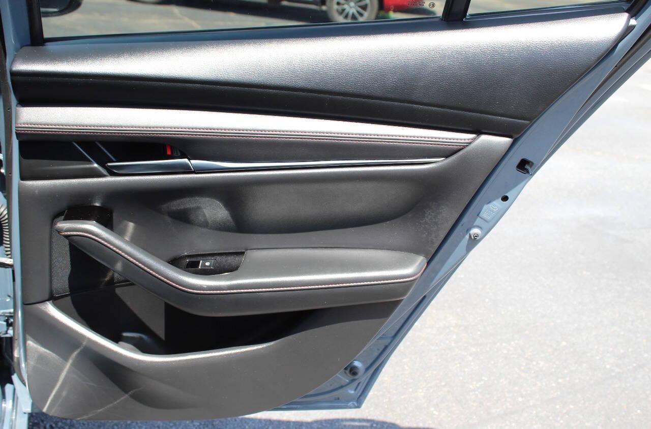 2022 Gray Mazda MAZDA3 Preferred (3MZBPACL0NM) with an 2.5L L4 DOHC 16V engine, 6A transmission, located at 4301 NW 39th , Oklahoma City, OK, 73112, (405) 949-5600, 35.512135, -97.598671 - NO DRIVERS LICENCE -NO FULL COVERAGE INSURANCE - NO CREDIT CHECK. COME ON OVER TO SUPERSPORTS, TAKE A LOOK AND TEST DRIVE. PLEASE GIVE US A CALL AT (405) 949-5600. NO LICENCIA DE CONDUCIR - NO SEGURO DE COBERTURA TOTAL - NO VERIFICACION DE CREDITO. VISITENOS EN SUPERSPORTS, MIRE NUESTRO - Photo#10