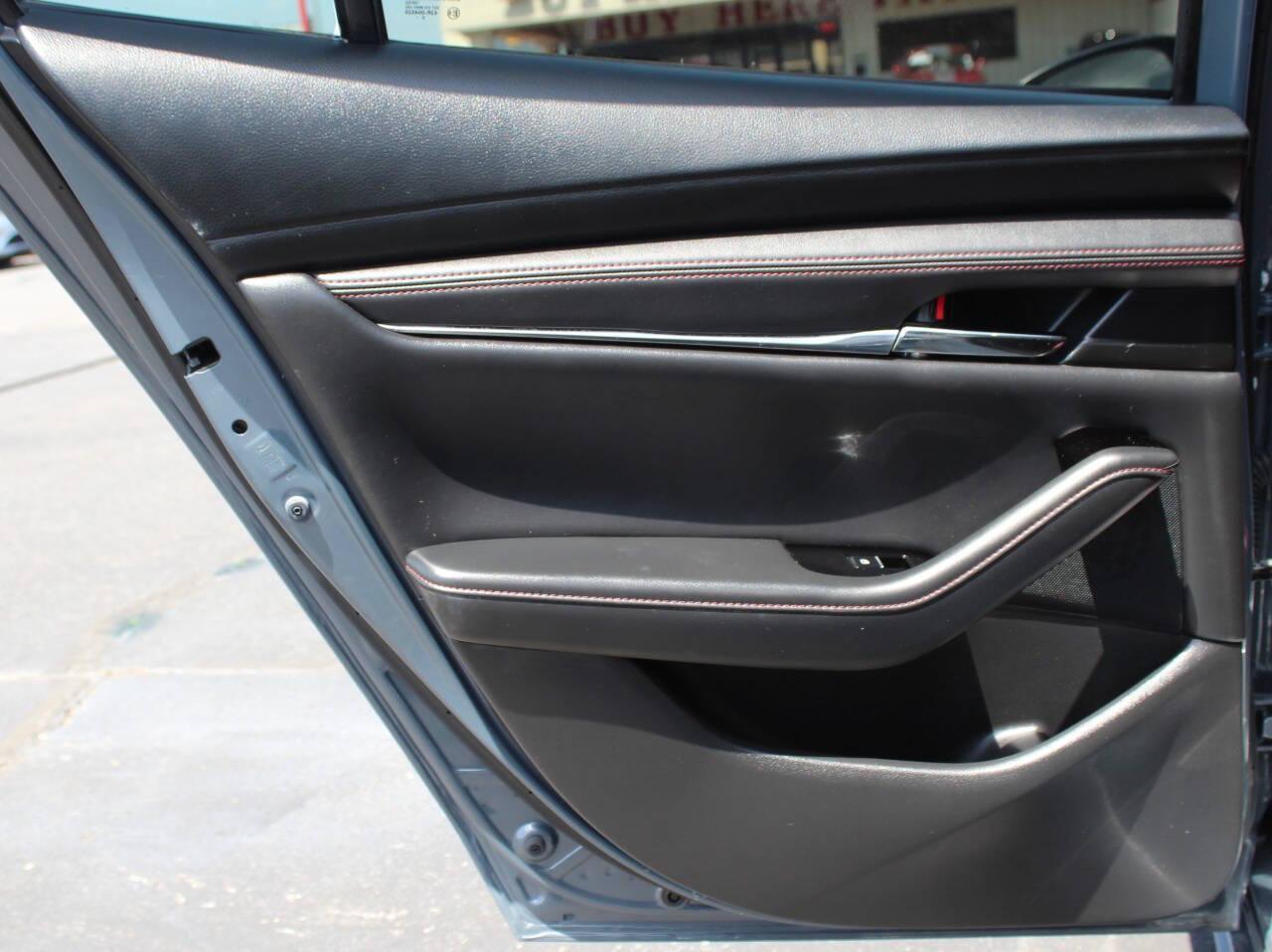 2022 Gray Mazda MAZDA3 Preferred (3MZBPACL0NM) with an 2.5L L4 DOHC 16V engine, 6A transmission, located at 4301 NW 39th , Oklahoma City, OK, 73112, (405) 949-5600, 35.512135, -97.598671 - NO DRIVERS LICENCE -NO FULL COVERAGE INSURANCE - NO CREDIT CHECK. COME ON OVER TO SUPERSPORTS, TAKE A LOOK AND TEST DRIVE. PLEASE GIVE US A CALL AT (405) 949-5600. NO LICENCIA DE CONDUCIR - NO SEGURO DE COBERTURA TOTAL - NO VERIFICACION DE CREDITO. VISITENOS EN SUPERSPORTS, MIRE NUESTRO - Photo#13