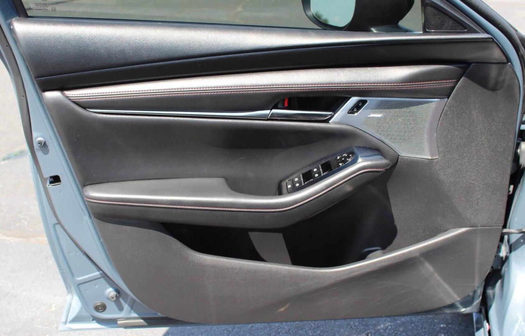 2022 Gray Mazda MAZDA3 Preferred (3MZBPACL0NM) with an 2.5L L4 DOHC 16V engine, 6A transmission, located at 4301 NW 39th , Oklahoma City, OK, 73112, (405) 949-5600, 35.512135, -97.598671 - NO DRIVERS LICENCE -NO FULL COVERAGE INSURANCE - NO CREDIT CHECK. COME ON OVER TO SUPERSPORTS, TAKE A LOOK AND TEST DRIVE. PLEASE GIVE US A CALL AT (405) 949-5600. NO LICENCIA DE CONDUCIR - NO SEGURO DE COBERTURA TOTAL - NO VERIFICACION DE CREDITO. VISITENOS EN SUPERSPORTS, MIRE NUESTRO - Photo#16