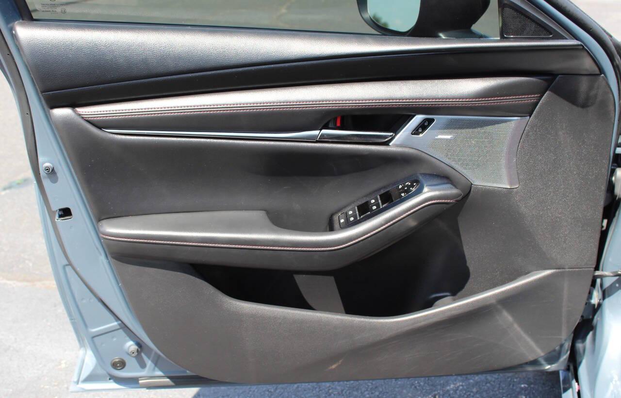 2022 Gray Mazda MAZDA3 Preferred (3MZBPACL0NM) with an 2.5L L4 DOHC 16V engine, 6A transmission, located at 4301 NW 39th , Oklahoma City, OK, 73112, (405) 949-5600, 35.512135, -97.598671 - NO DRIVERS LICENCE -NO FULL COVERAGE INSURANCE - NO CREDIT CHECK. COME ON OVER TO SUPERSPORTS, TAKE A LOOK AND TEST DRIVE. PLEASE GIVE US A CALL AT (405) 949-5600. NO LICENCIA DE CONDUCIR - NO SEGURO DE COBERTURA TOTAL - NO VERIFICACION DE CREDITO. VISITENOS EN SUPERSPORTS, MIRE NUESTRO - Photo#15