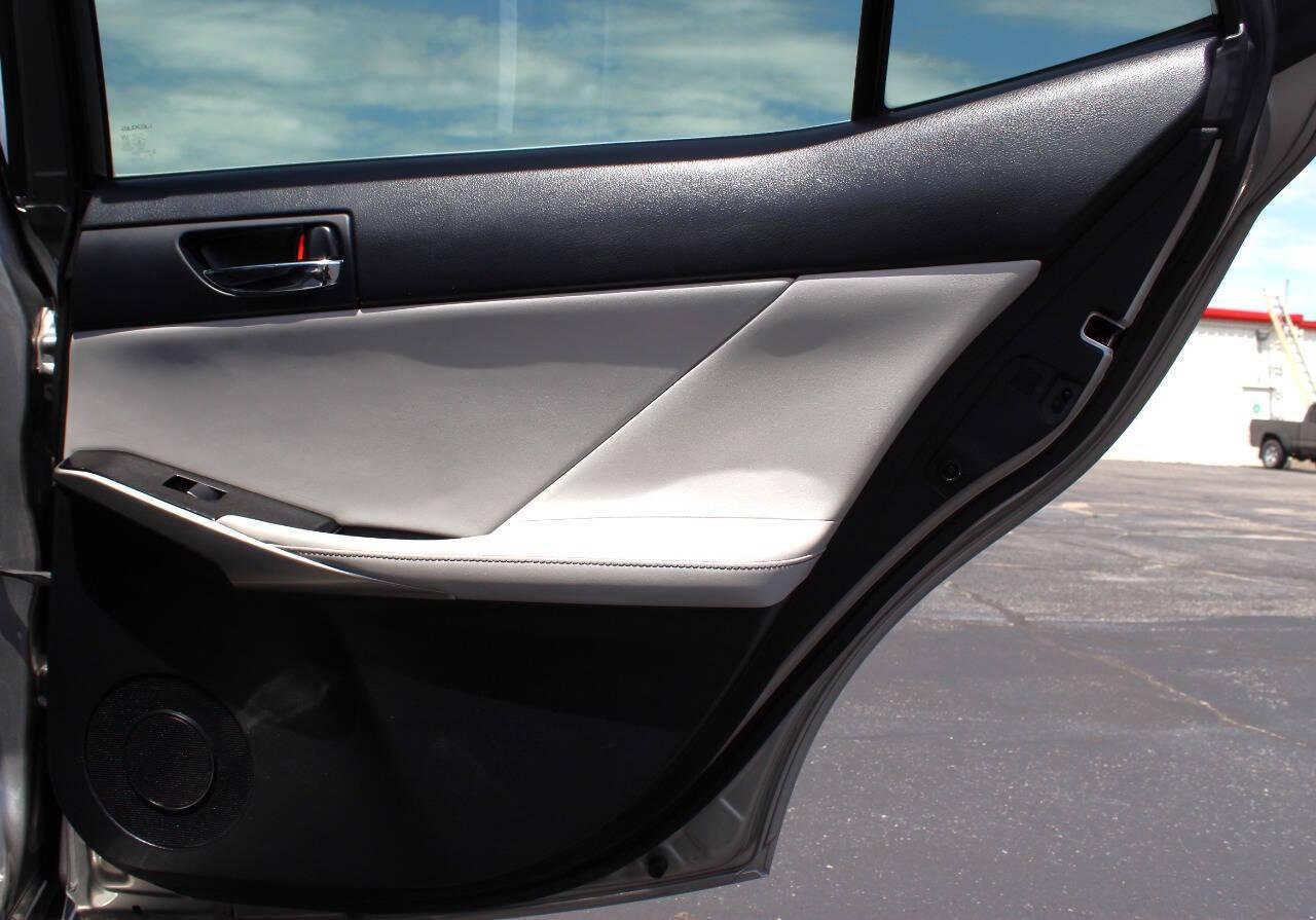 2016 Silver Lexus IS 200t 200t (JTHBA1D22G5) with an 2.0L I4 Turbocharger 2.0L I4 engine, Automatic 8-Speed transmission, located at 4301 NW 39th , Oklahoma City, OK, 73112, (405) 949-5600, 35.512135, -97.598671 - NO DRIVERS LICENCE NO - FULL COVERAGE INSURANCE-NO CREDIT CHECK. COME ON OVER TO SUPER SPORTS AND TAKE A LOOK AND TEST DRIVE PLEASE GIVE US A CALL AT (405) 949-5600. NO LICENCIA DE MANEJAR - NO SEGURO DE COBERTURA TOTAL - NO VERIFICACION DE CREDITO. POR FAVOR VENGAN A SUPERSPORTS, ECH - Photo#11