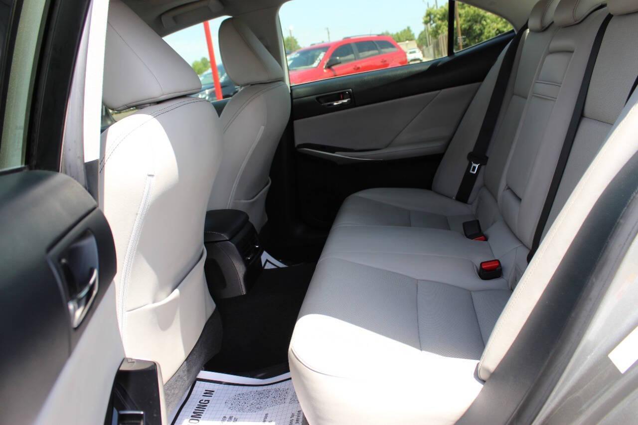 2016 Silver Lexus IS 200t 200t (JTHBA1D22G5) with an 2.0L I4 Turbocharger 2.0L I4 engine, Automatic 8-Speed transmission, located at 4301 NW 39th , Oklahoma City, OK, 73112, (405) 949-5600, 35.512135, -97.598671 - NO DRIVERS LICENCE NO - FULL COVERAGE INSURANCE-NO CREDIT CHECK. COME ON OVER TO SUPER SPORTS AND TAKE A LOOK AND TEST DRIVE PLEASE GIVE US A CALL AT (405) 949-5600. NO LICENCIA DE MANEJAR - NO SEGURO DE COBERTURA TOTAL - NO VERIFICACION DE CREDITO. POR FAVOR VENGAN A SUPERSPORTS, ECH - Photo#13